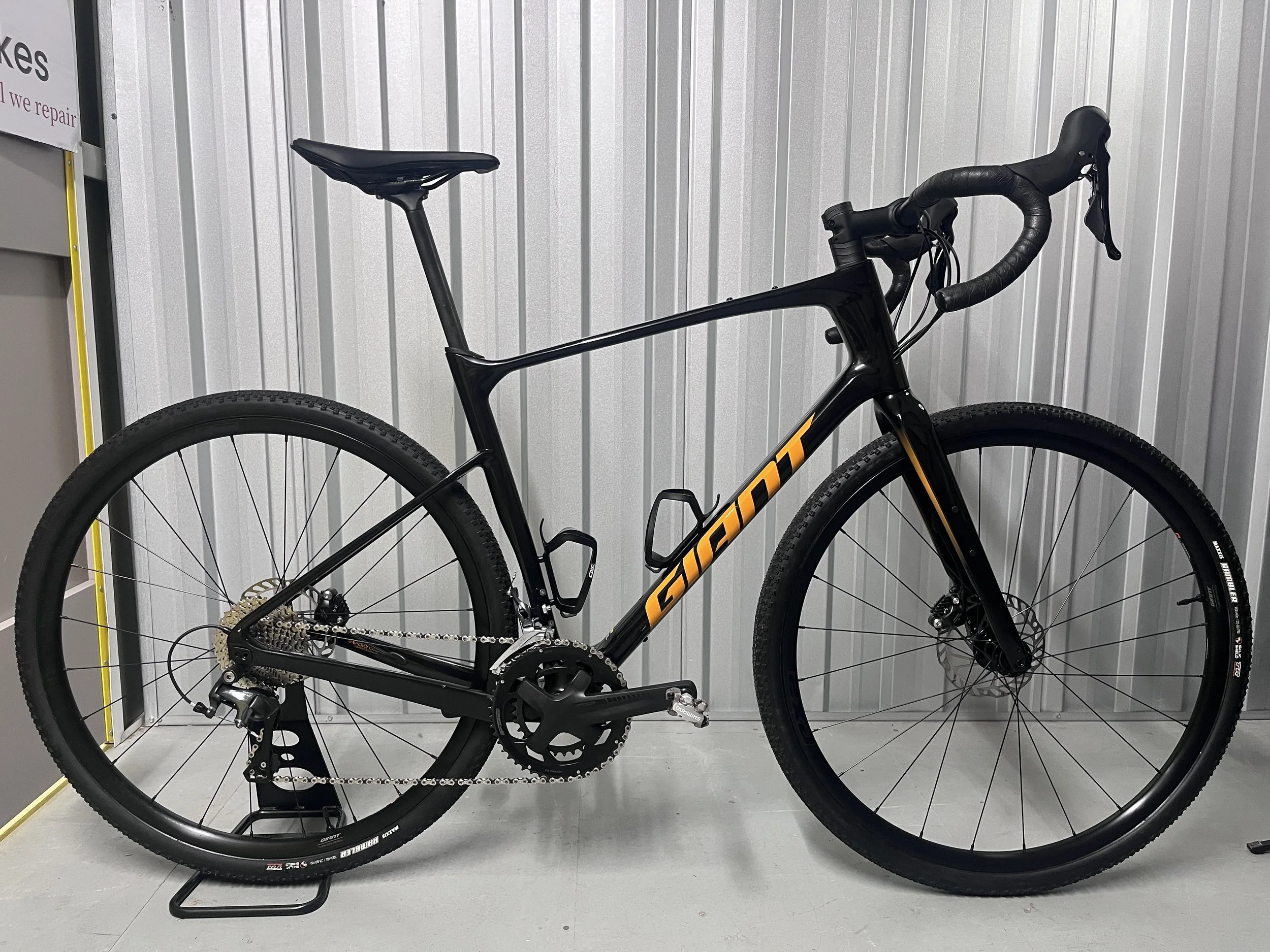2024 Giant Revolt Advanced 3 Full Carbon Road Bike