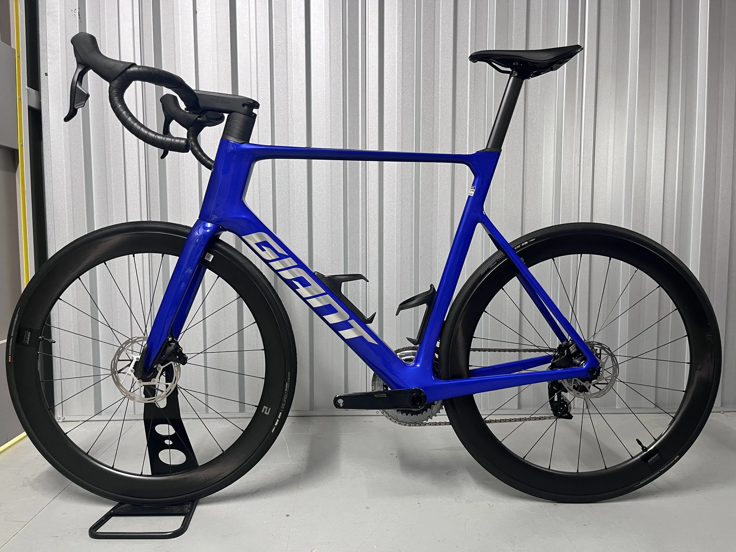 2024 Giant Propel Advanced 2 SRAM Rival AXS Full Carbon Road Bike