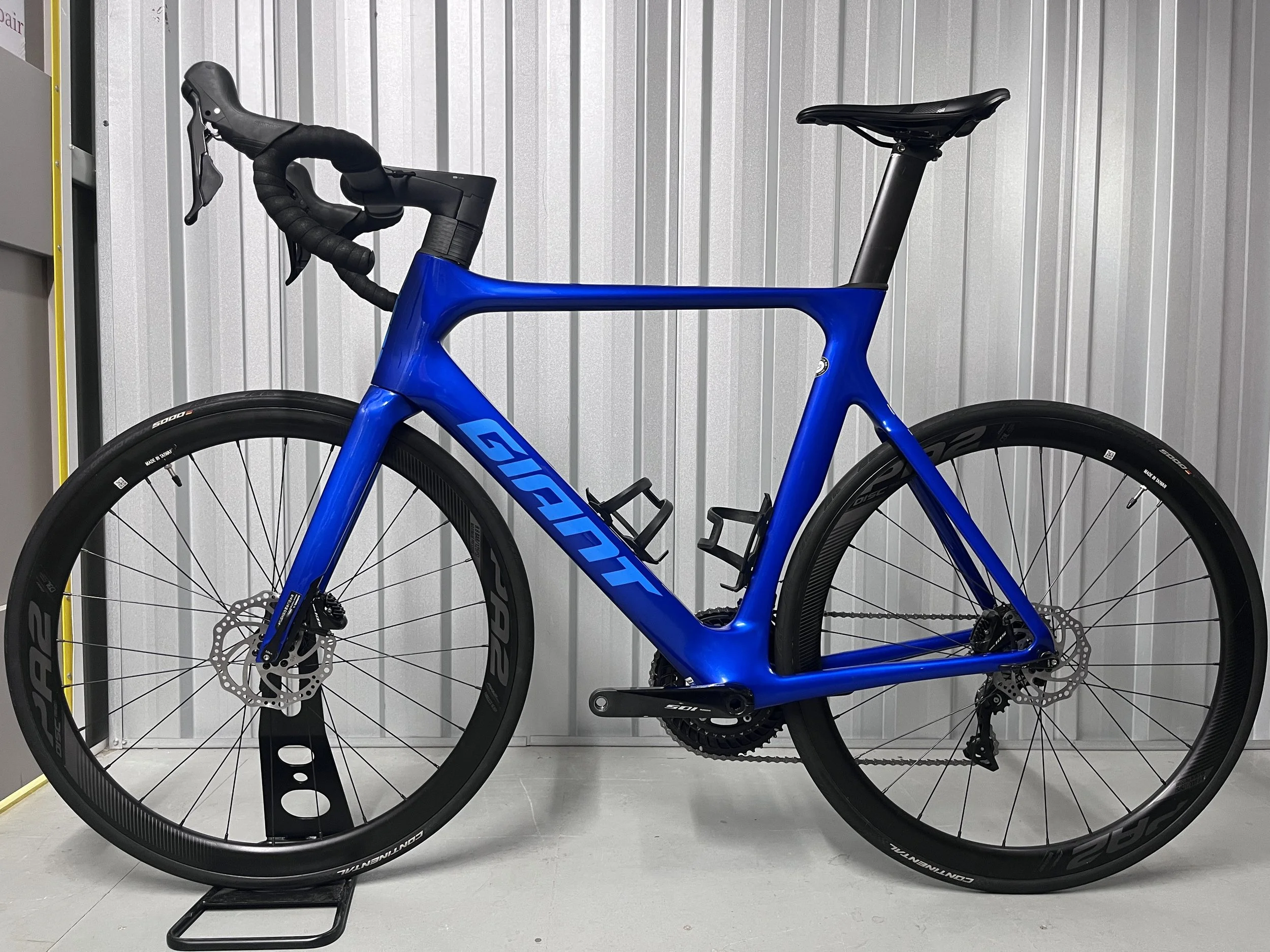 2020 Giant Propel Advanced 2 Disc Full Carbon Road Bike