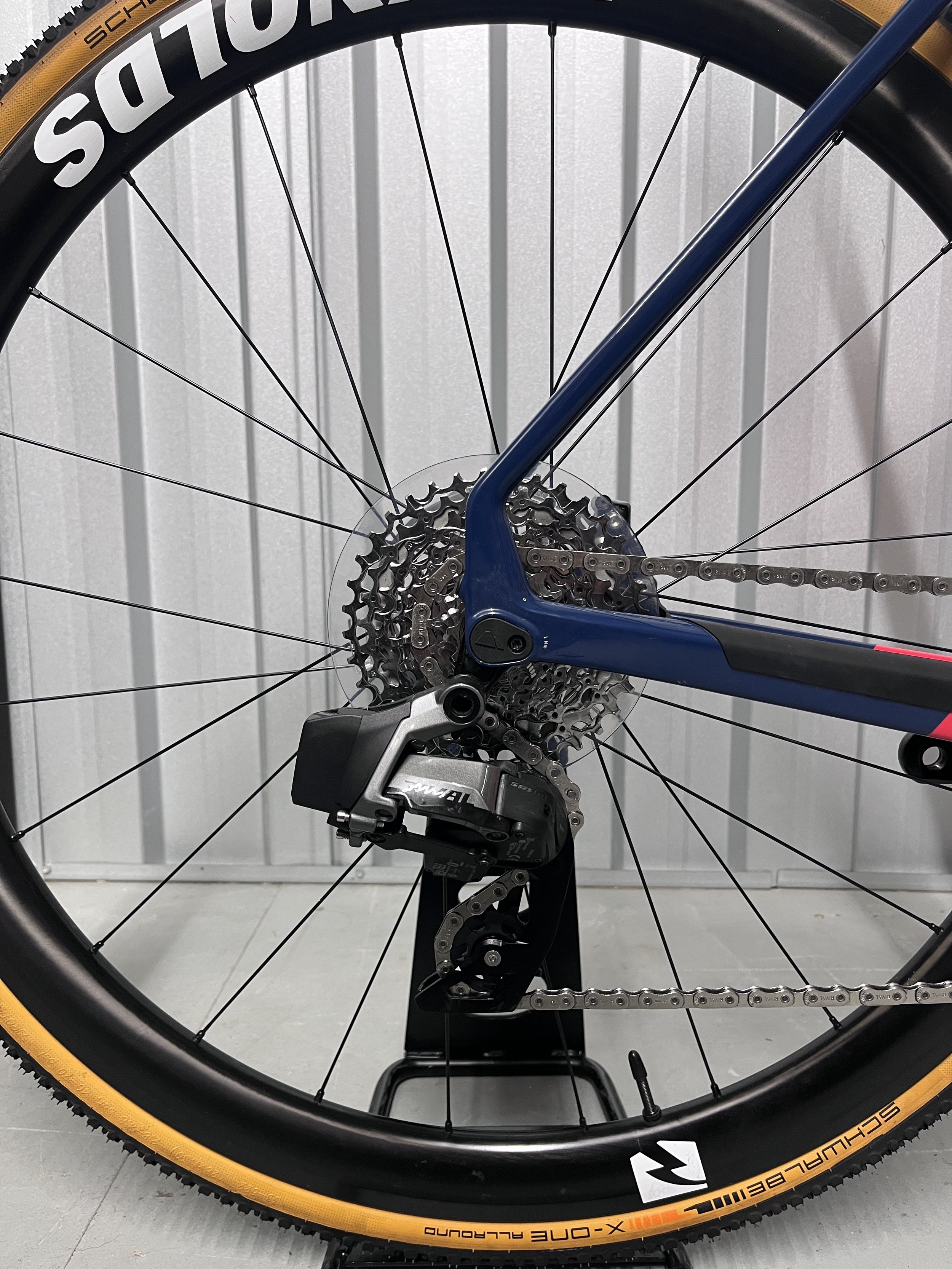 2022 Canyon Inflite CF SL8 SRAM RIVAL AXS Full Carbon Gravel Bike