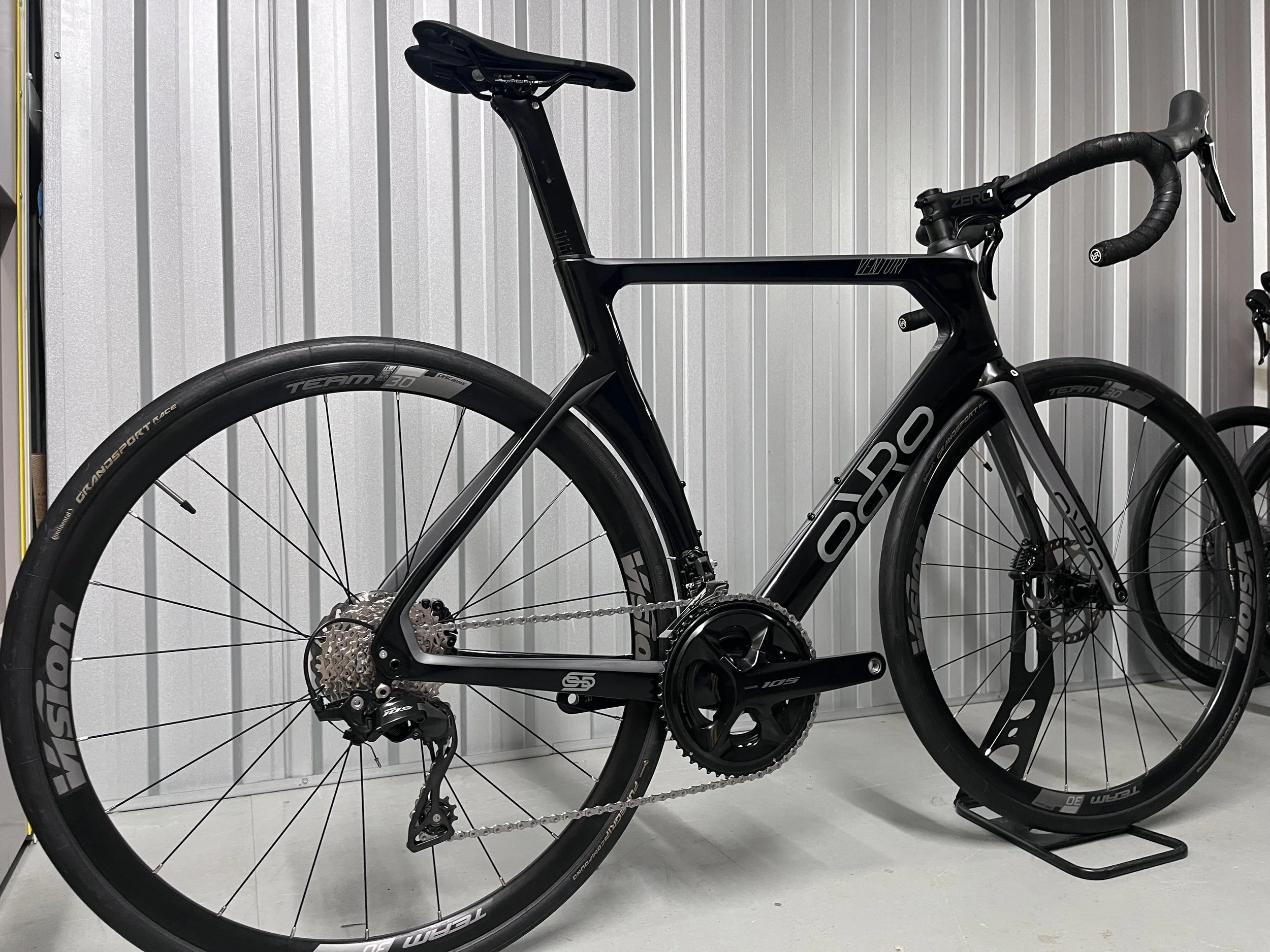 2025 Orro Venturi Evo 105 Team 30 Full Carbon Road Bike