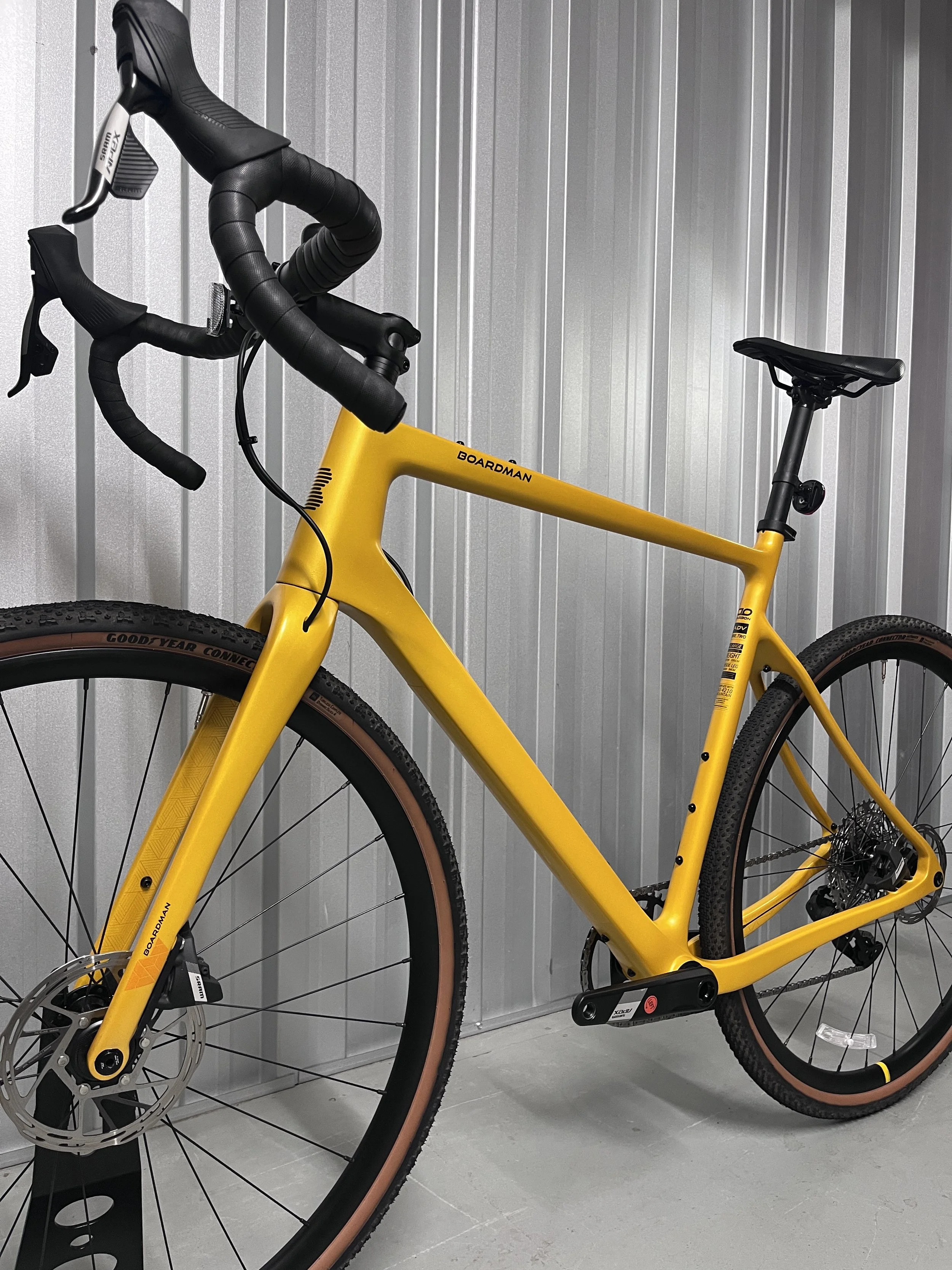 2025 Boardman ADV 9.2 SRAM AXS Full Carbon Gravel Bike