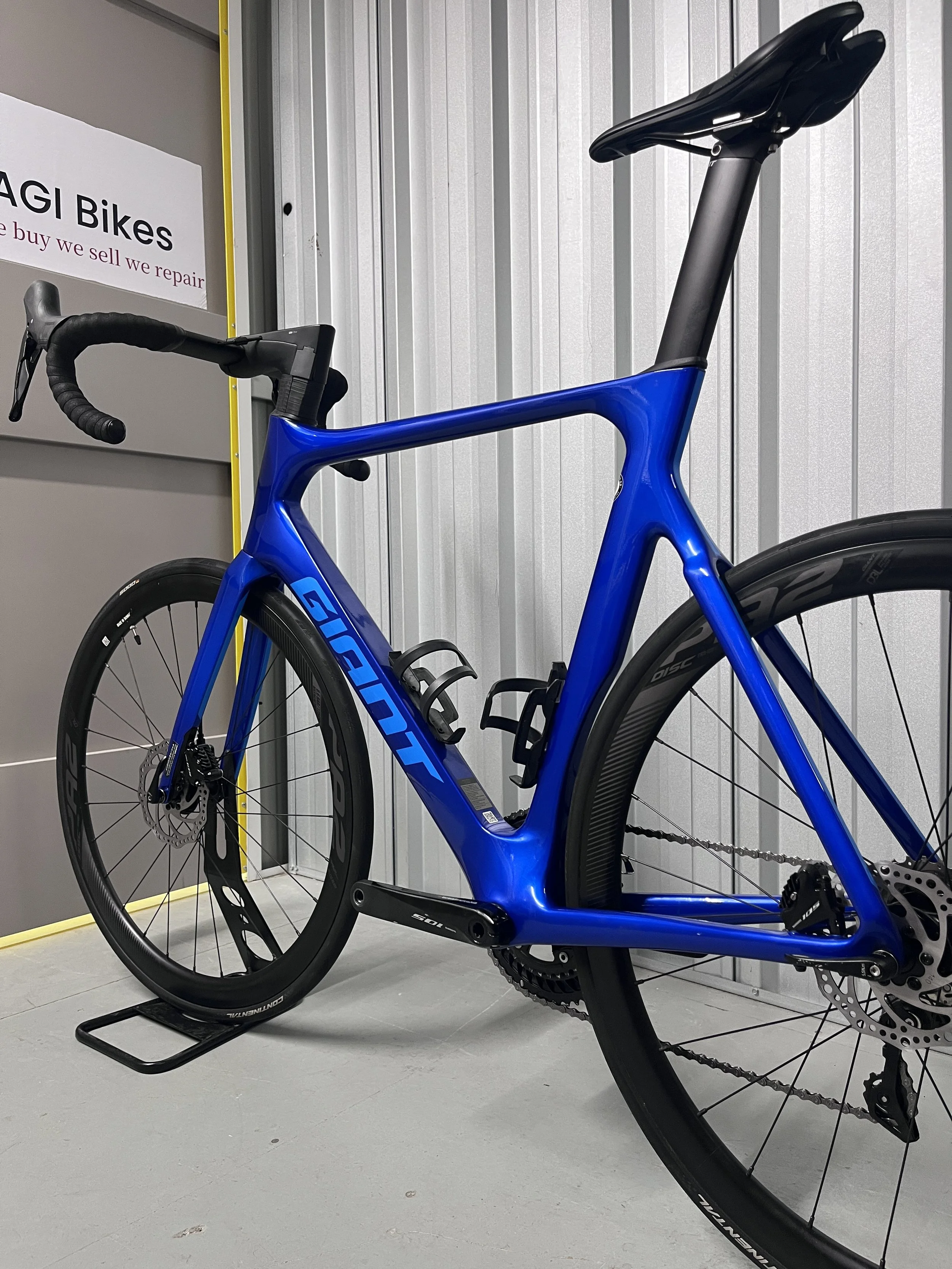 2020 Giant Propel Advanced 2 Disc Full Carbon Road Bike