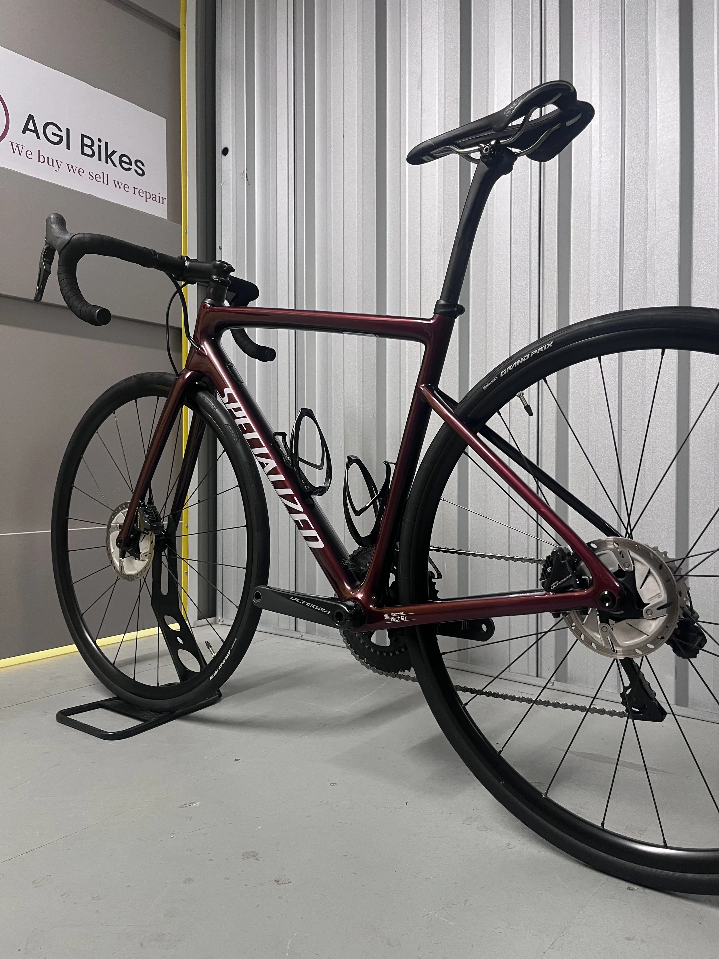 2020 Specialized Tarmac SL6 Disc Comp - Ultegra Di2 Full Carbon Road Bike