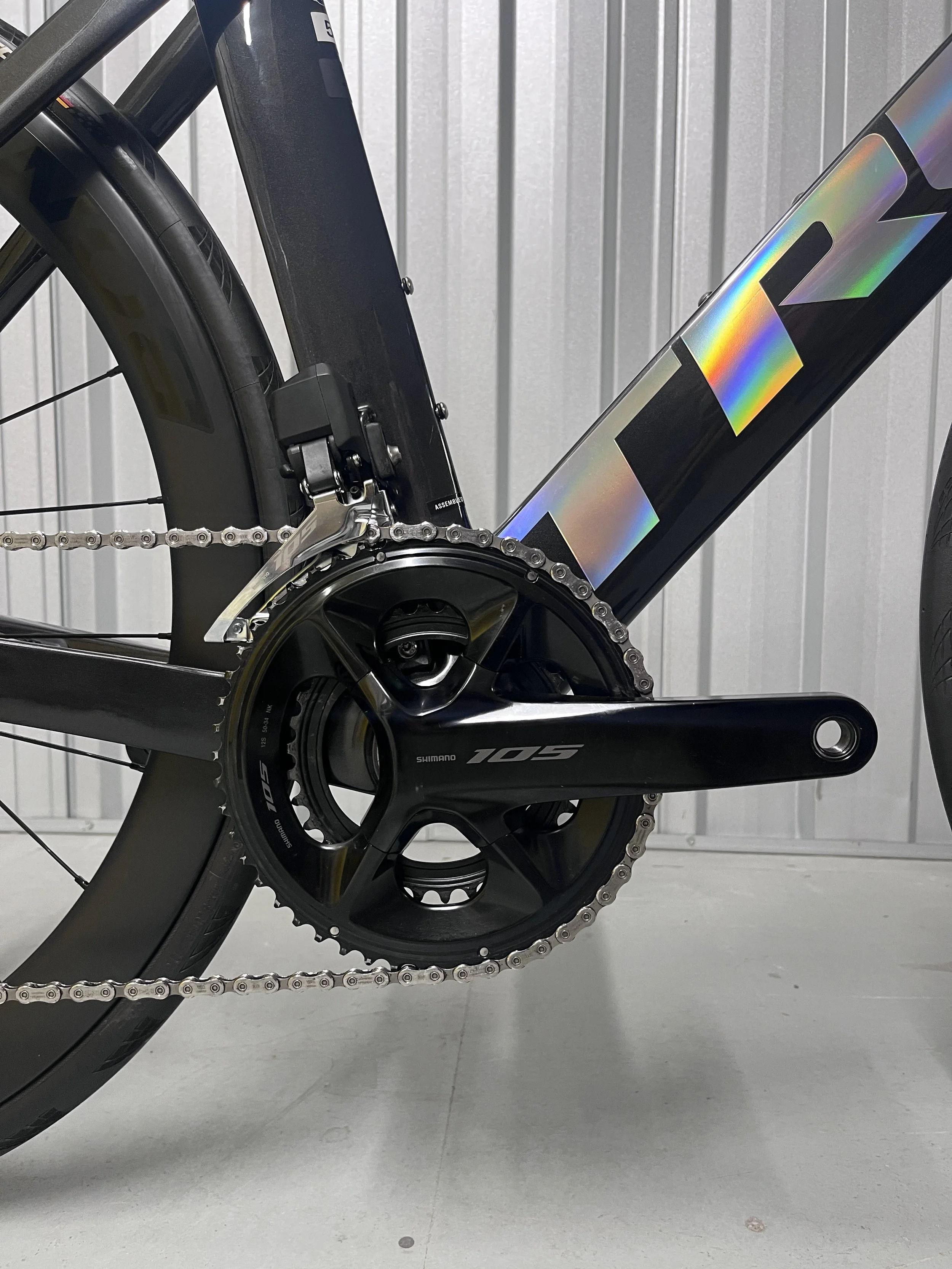 2023 Trek Madone SL 6 Di2 Gen 6 Full Carbon Road Bike