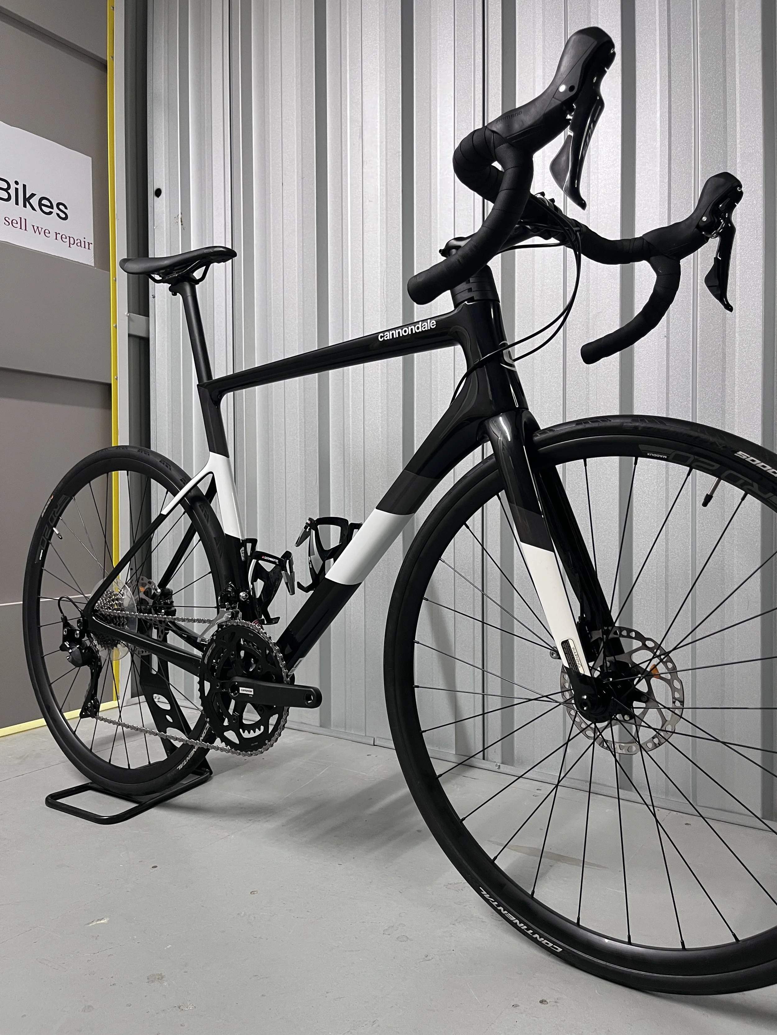 2022 Cannondale Supersix Evo Disc Full Carbon Road Bike