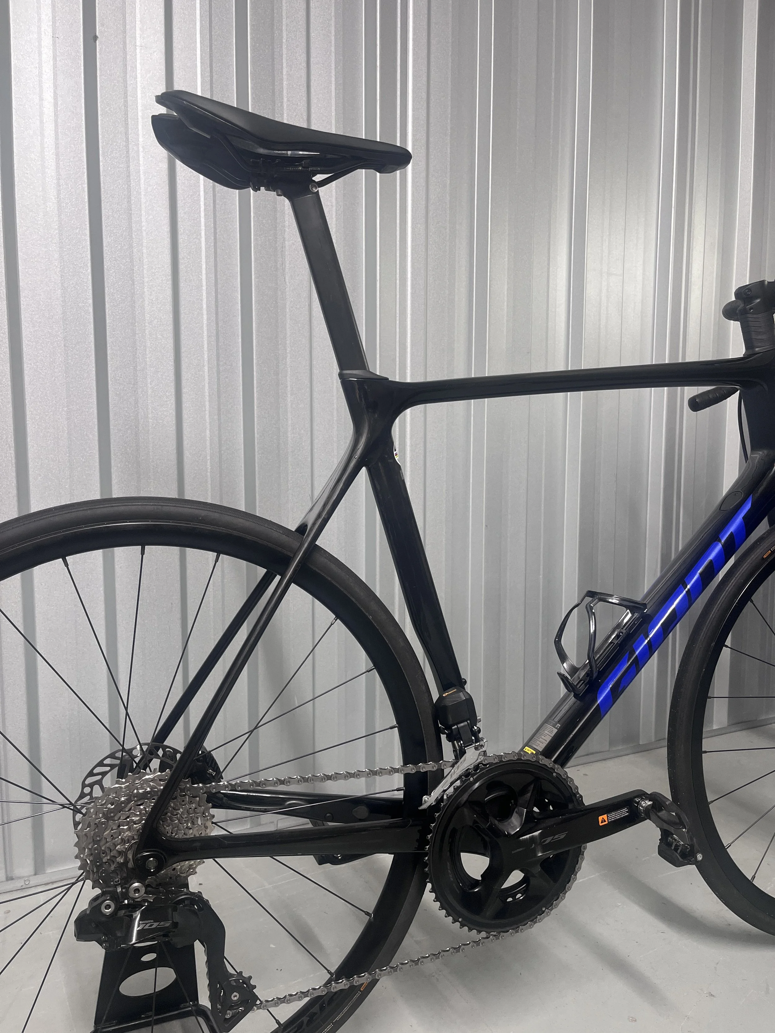 2024 Giant TCR Advanced 1 105 Di2 Full Carbon Road Bike