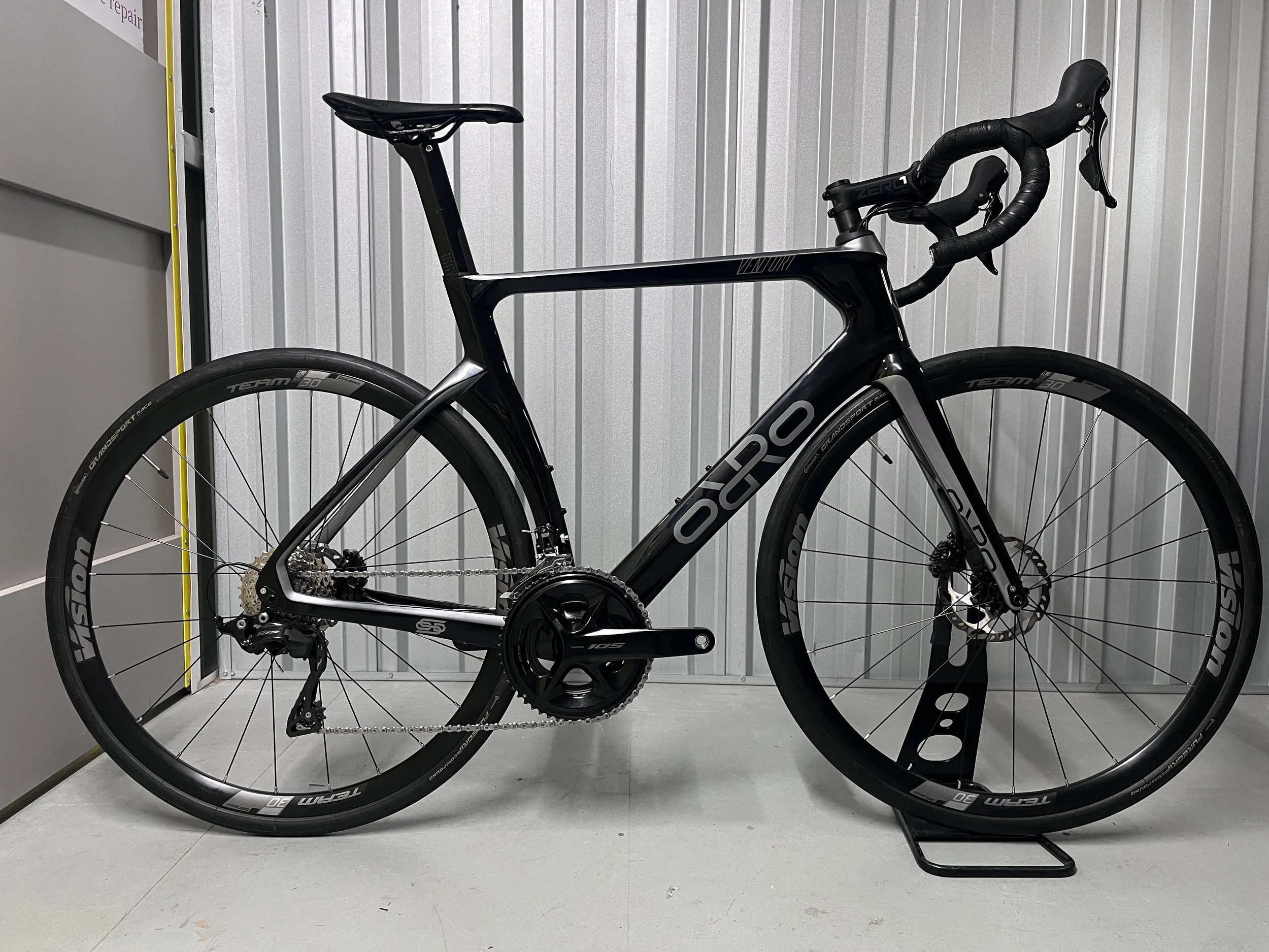 2025 Orro Venturi Evo 105 Team 30 Full Carbon Road Bike