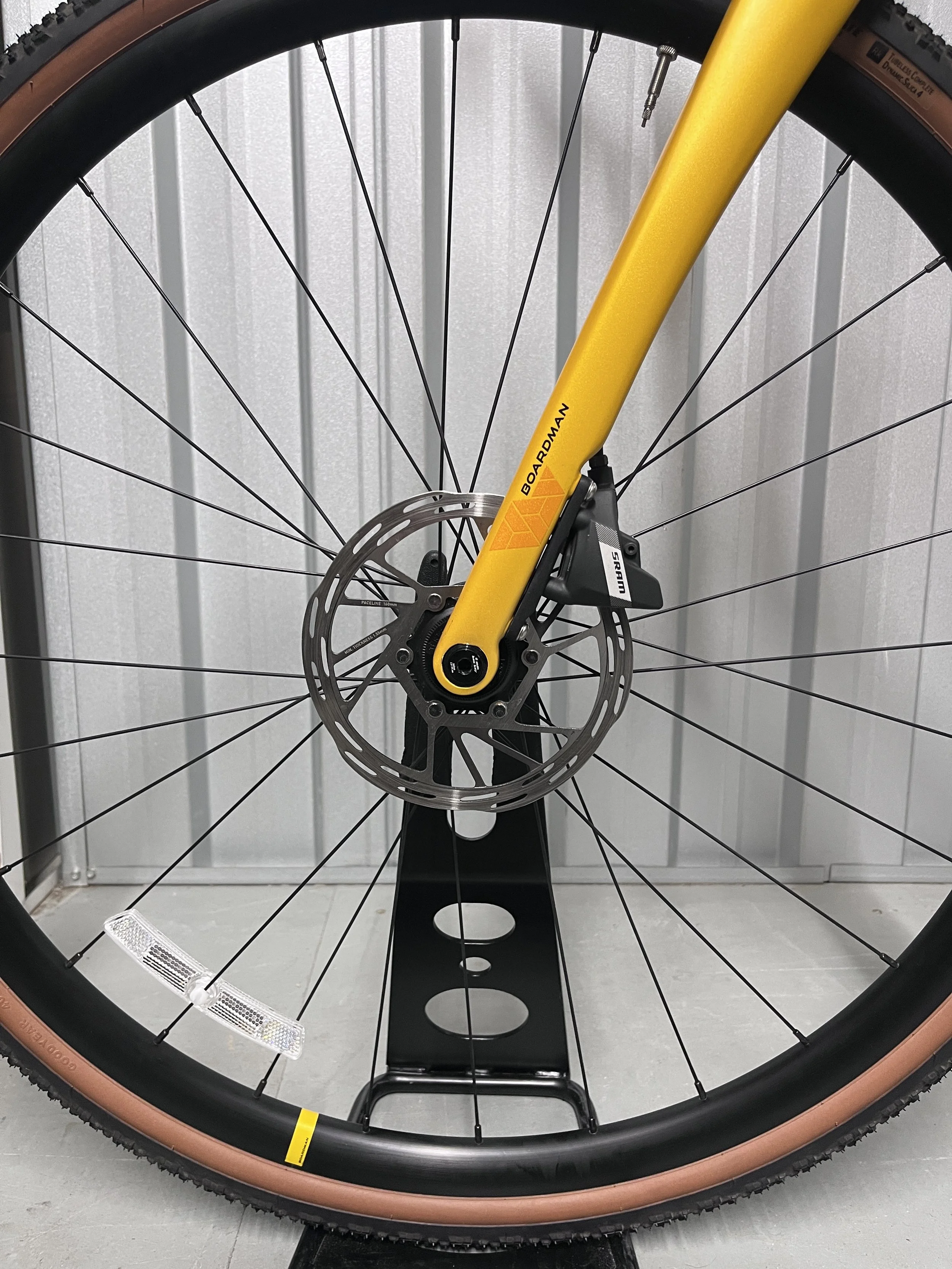 2025 Boardman ADV 9.2 SRAM AXS Full Carbon Gravel Bike