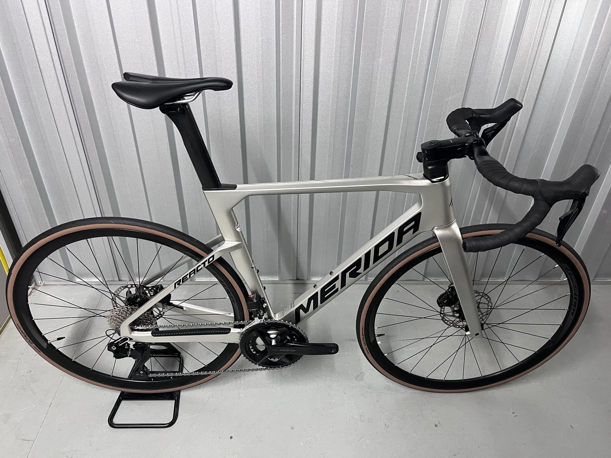2023 Merida Reacto in Titanium 105 Di2