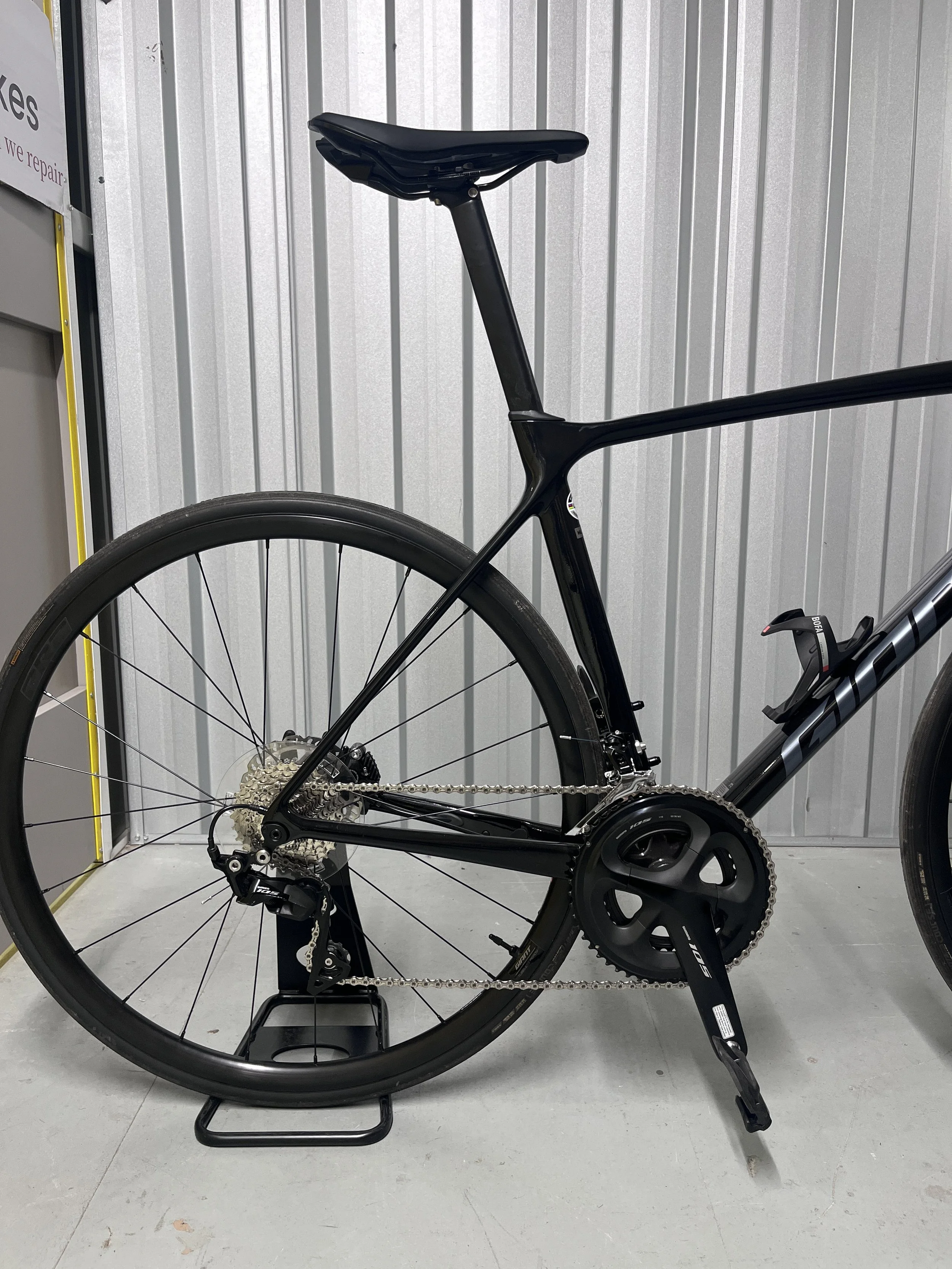 Giant TCR Advanced 2 Full Carbon Road Bike