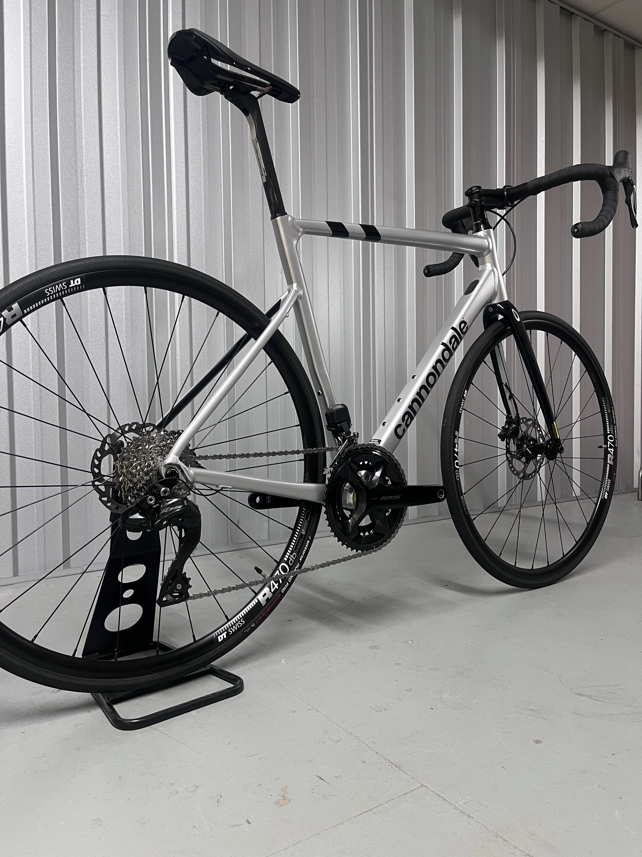 2023 Cannondale CAAD 13 Disc 105 Di2 Road Bike