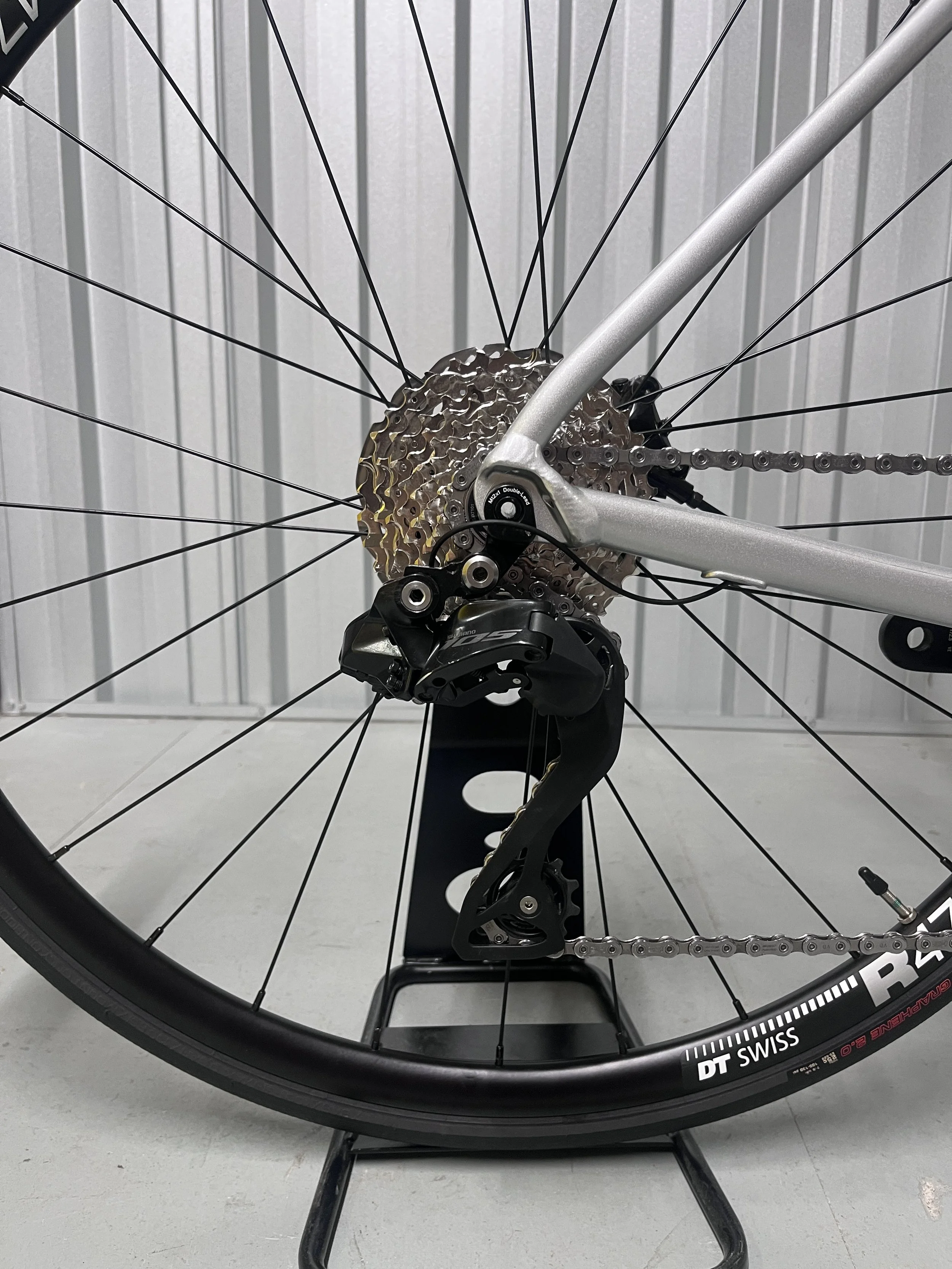 2023 Cannondale CAAD 13 Disc 105 Di2 Road Bike