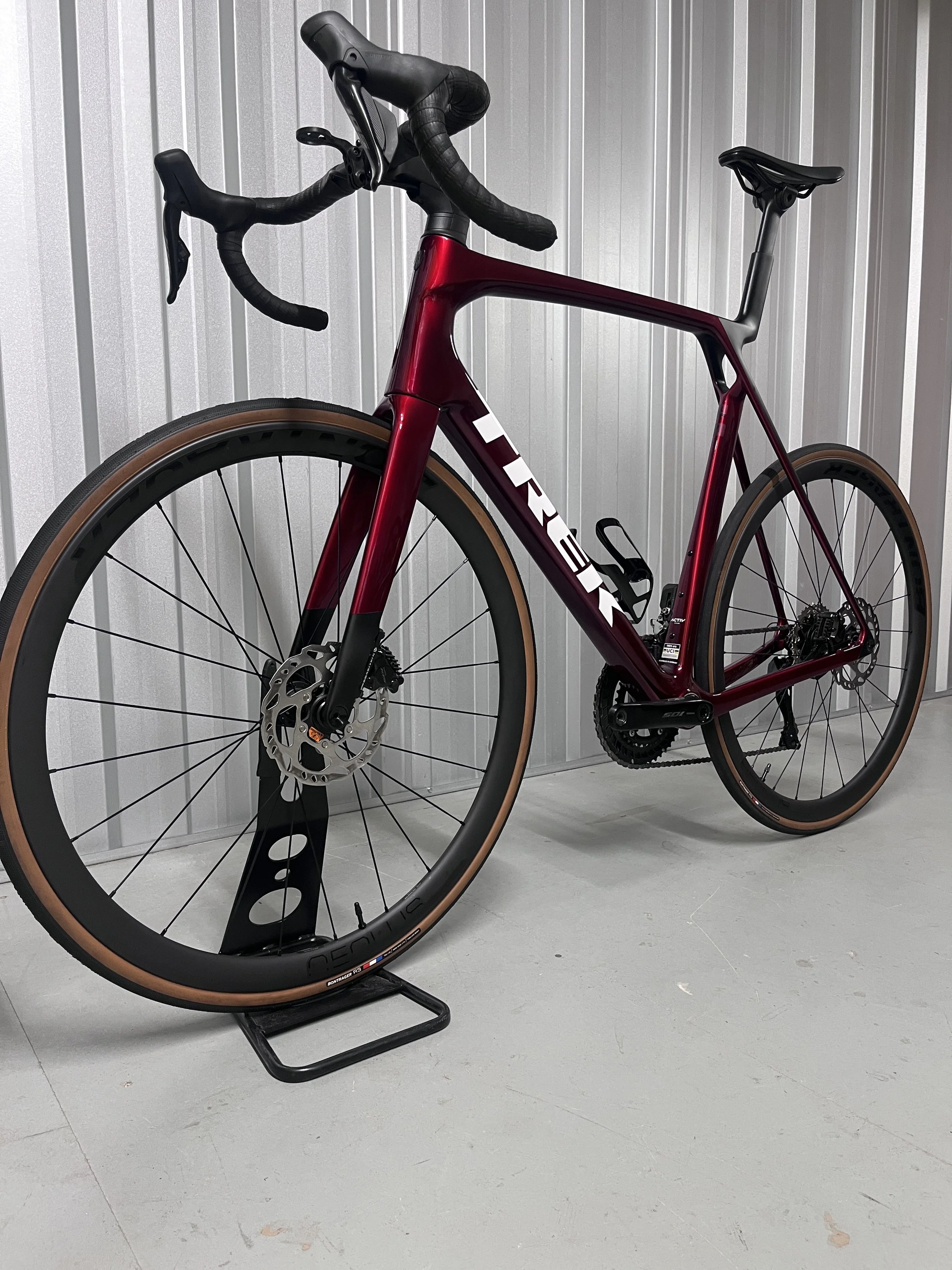 2025 Trek Madone SL6 105 Di2 Gen 8 Full Carbon Road Bike