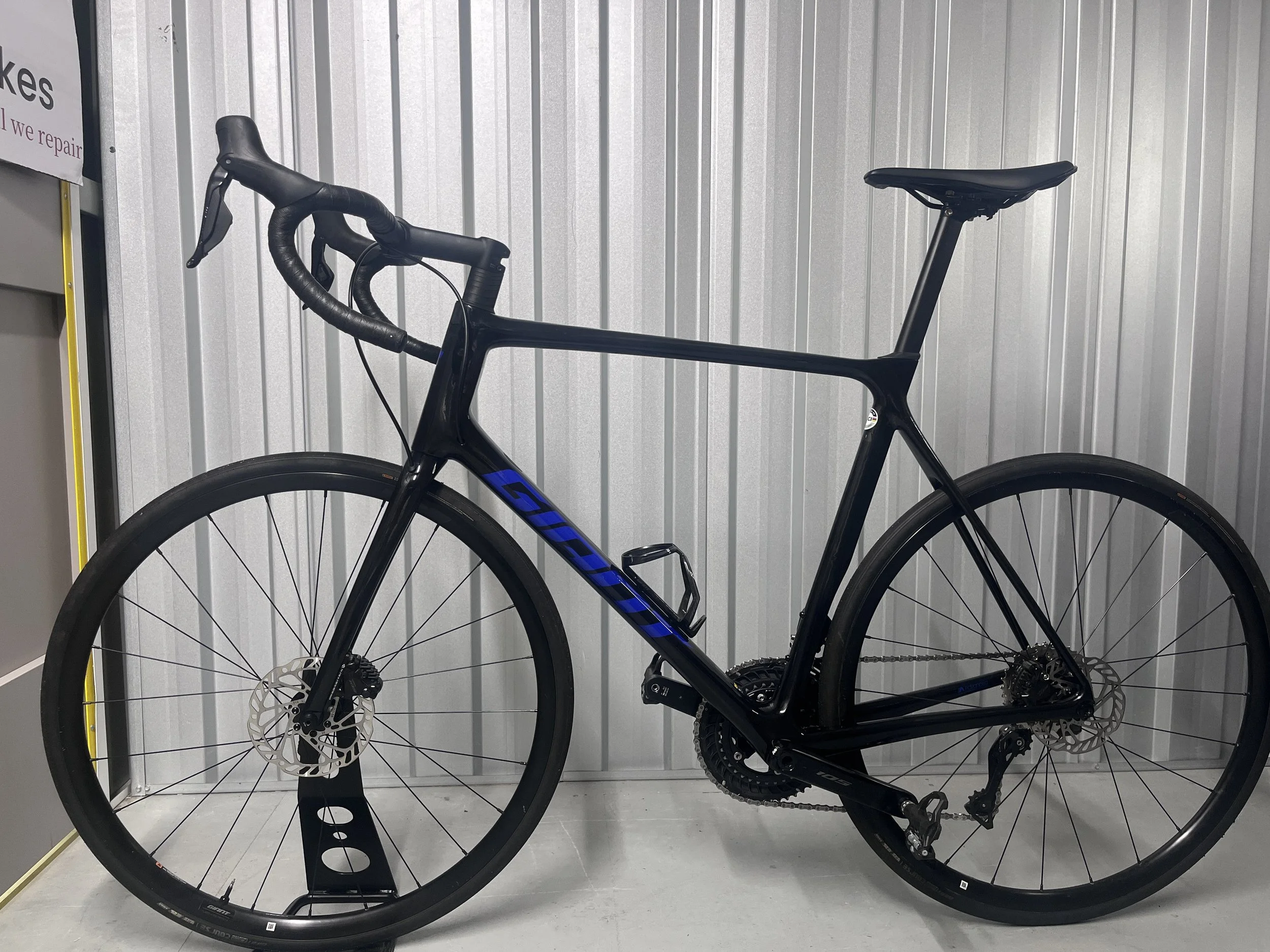 2024 Giant TCR Advanced 1 105 Di2 Full Carbon Road Bike