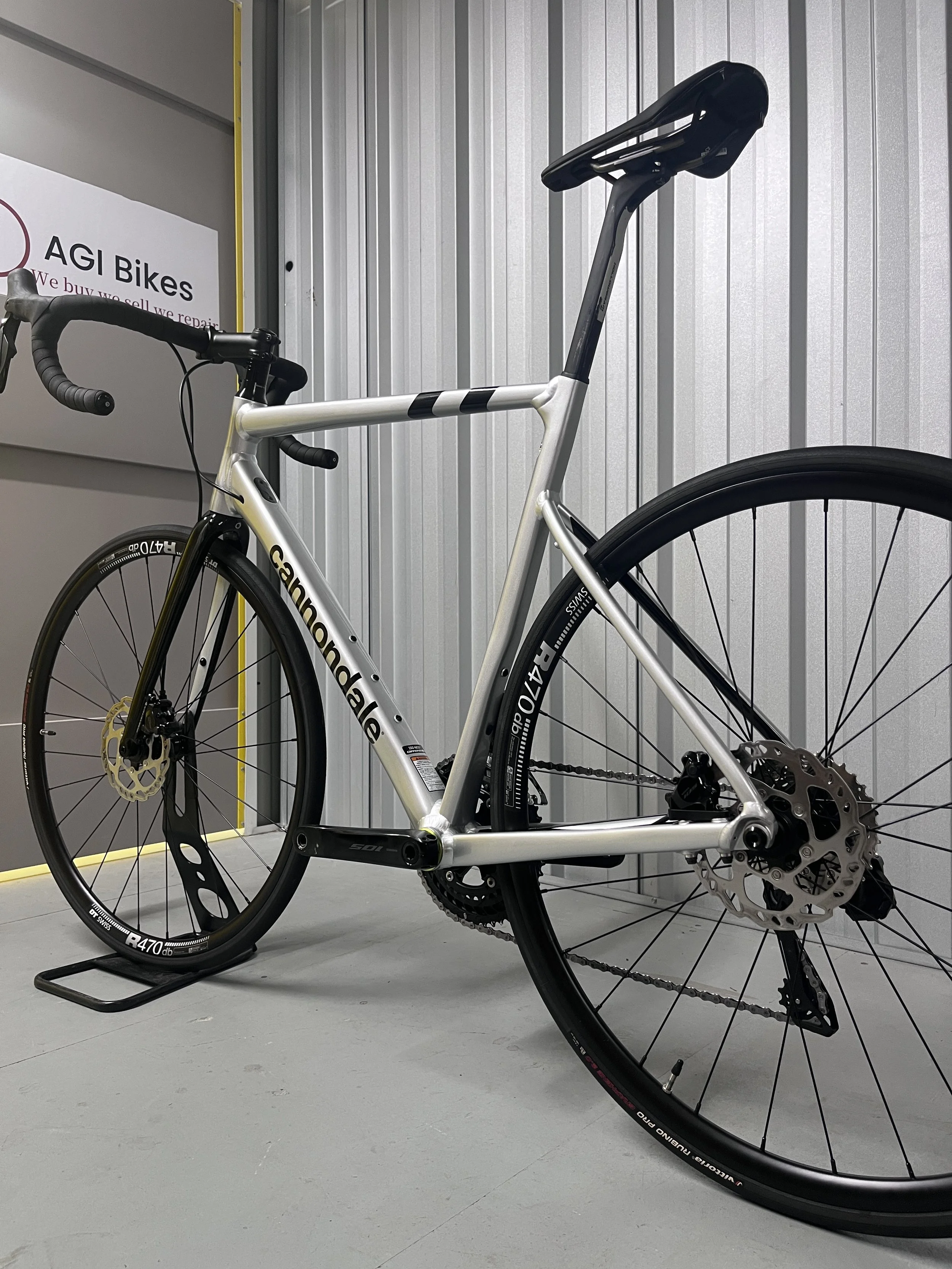 2023 Cannondale CAAD 13 Disc 105 Di2 Road Bike