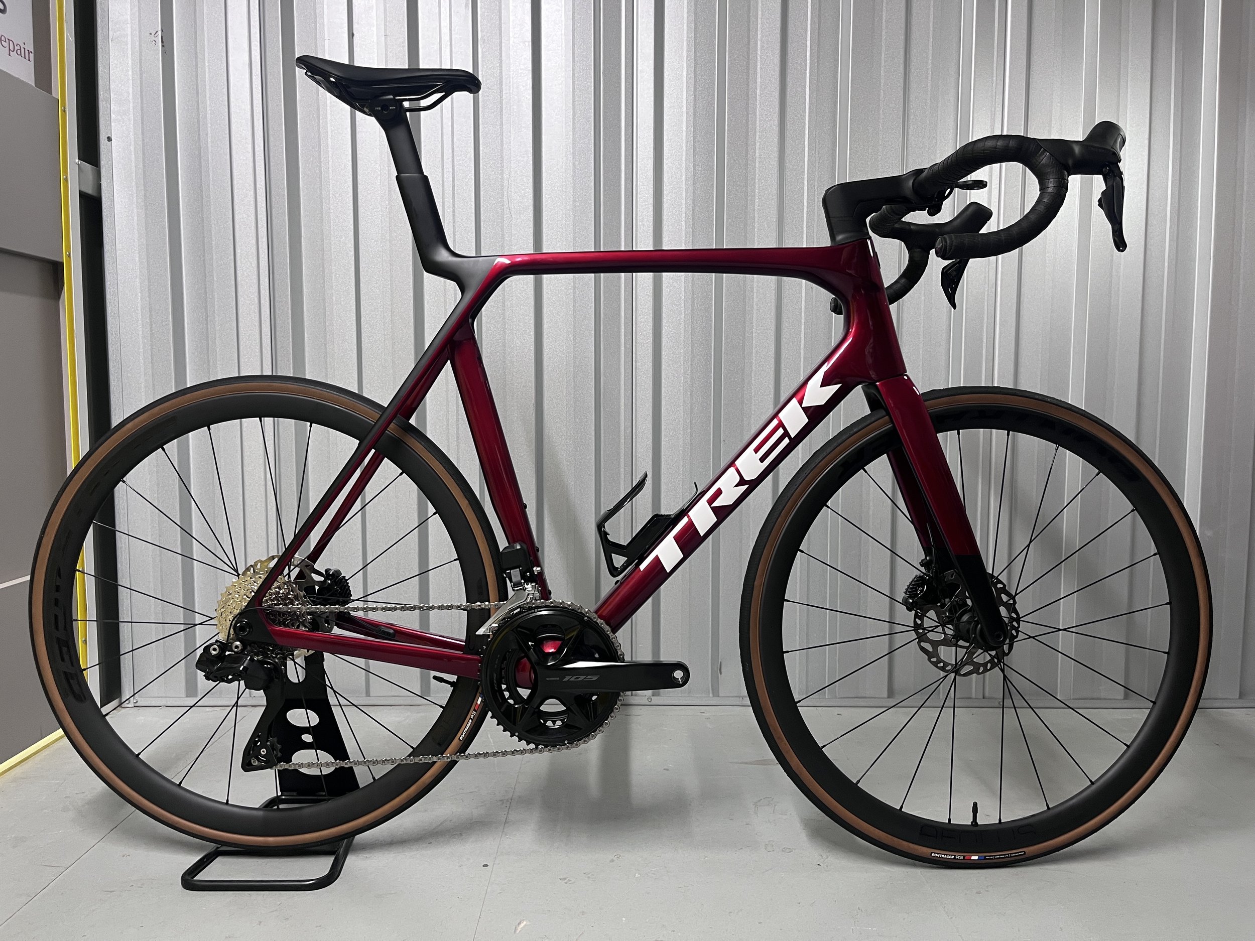2025 Trek Madone SL6 105 Di2 Gen 8 Full Carbon Road Bike