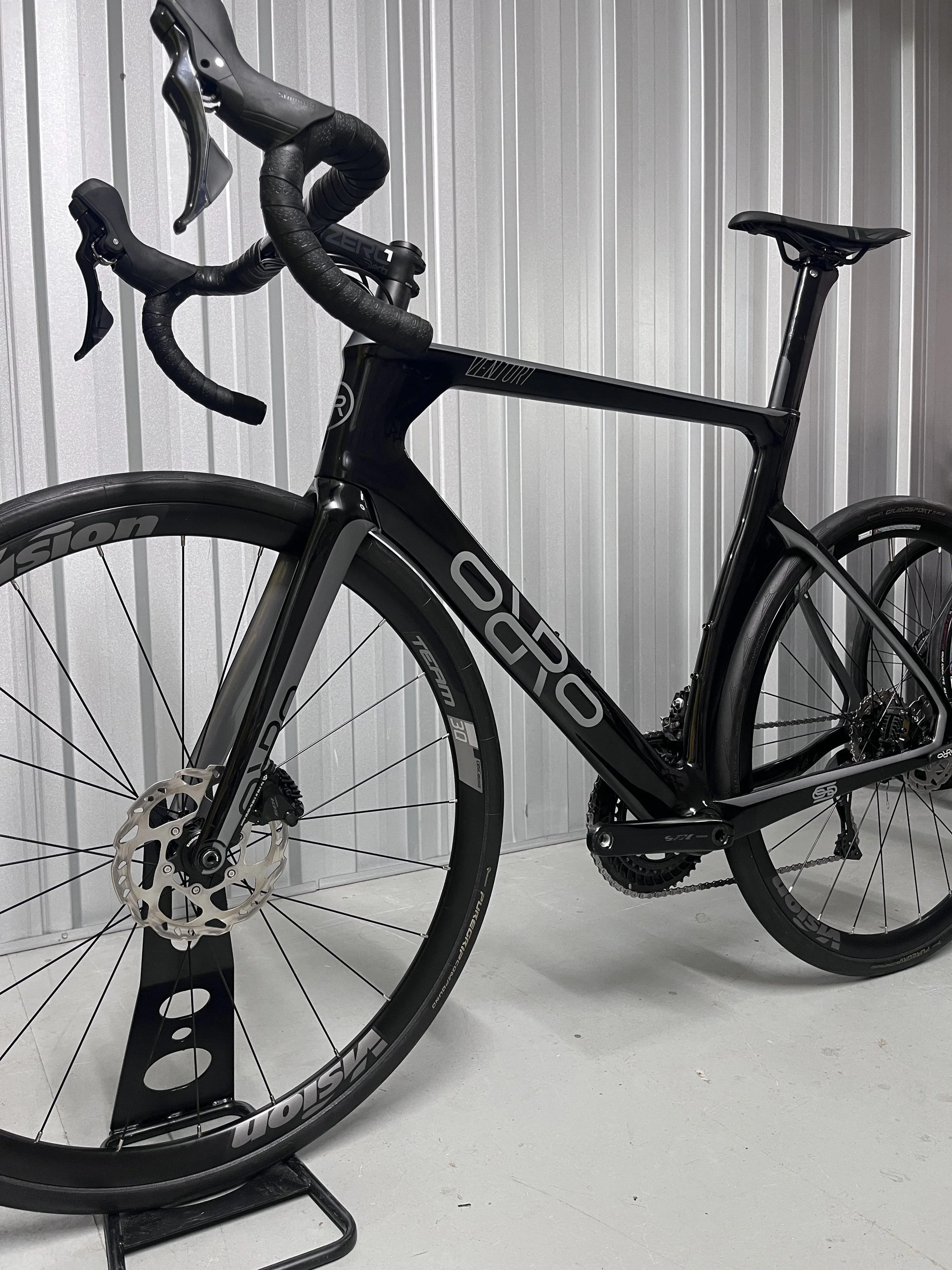2025 Orro Venturi Evo 105 Team 30 Full Carbon Road Bike