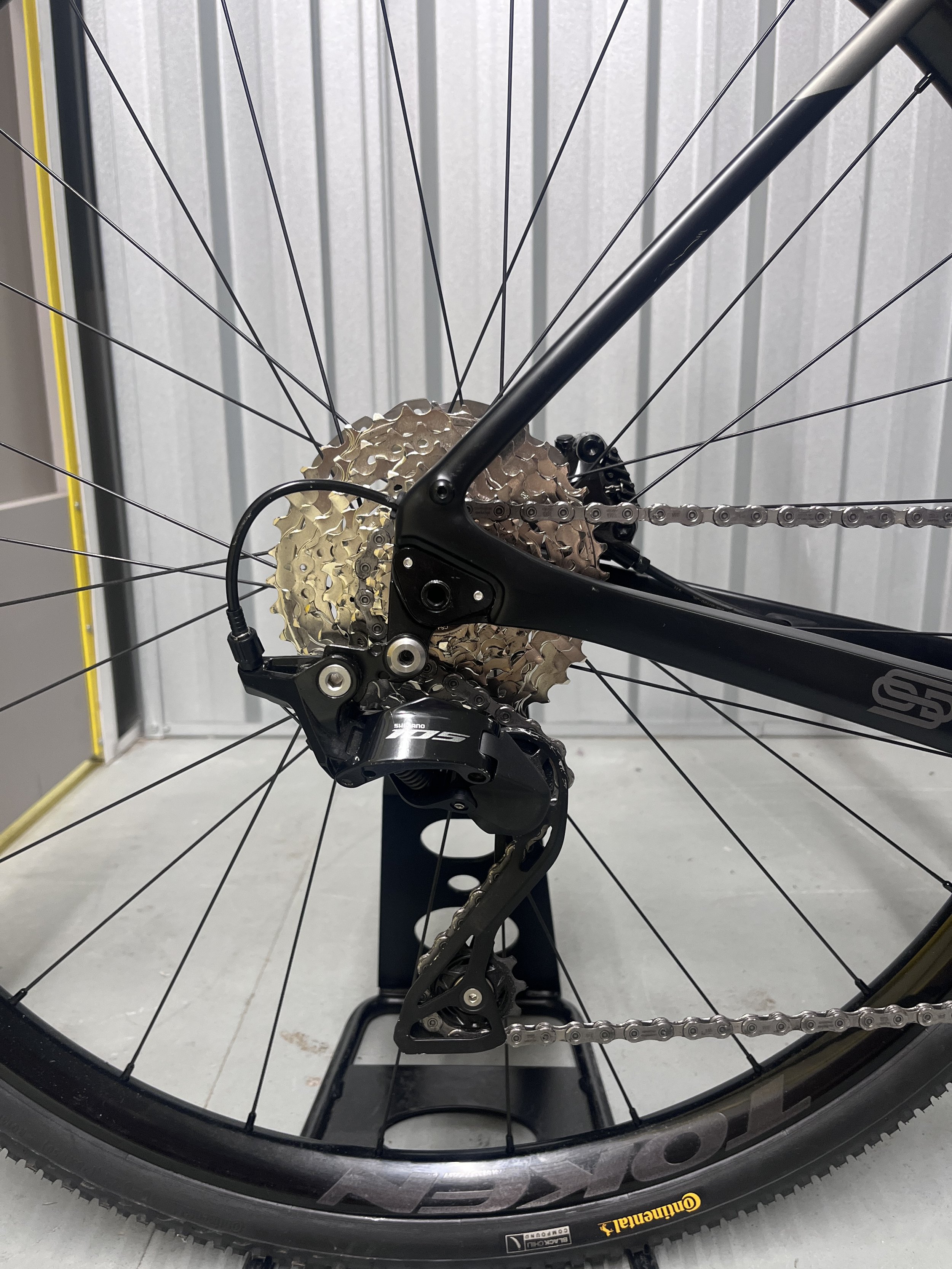 2024 Orro Terra C 105 Hydro Full Carbon Gravel Bike