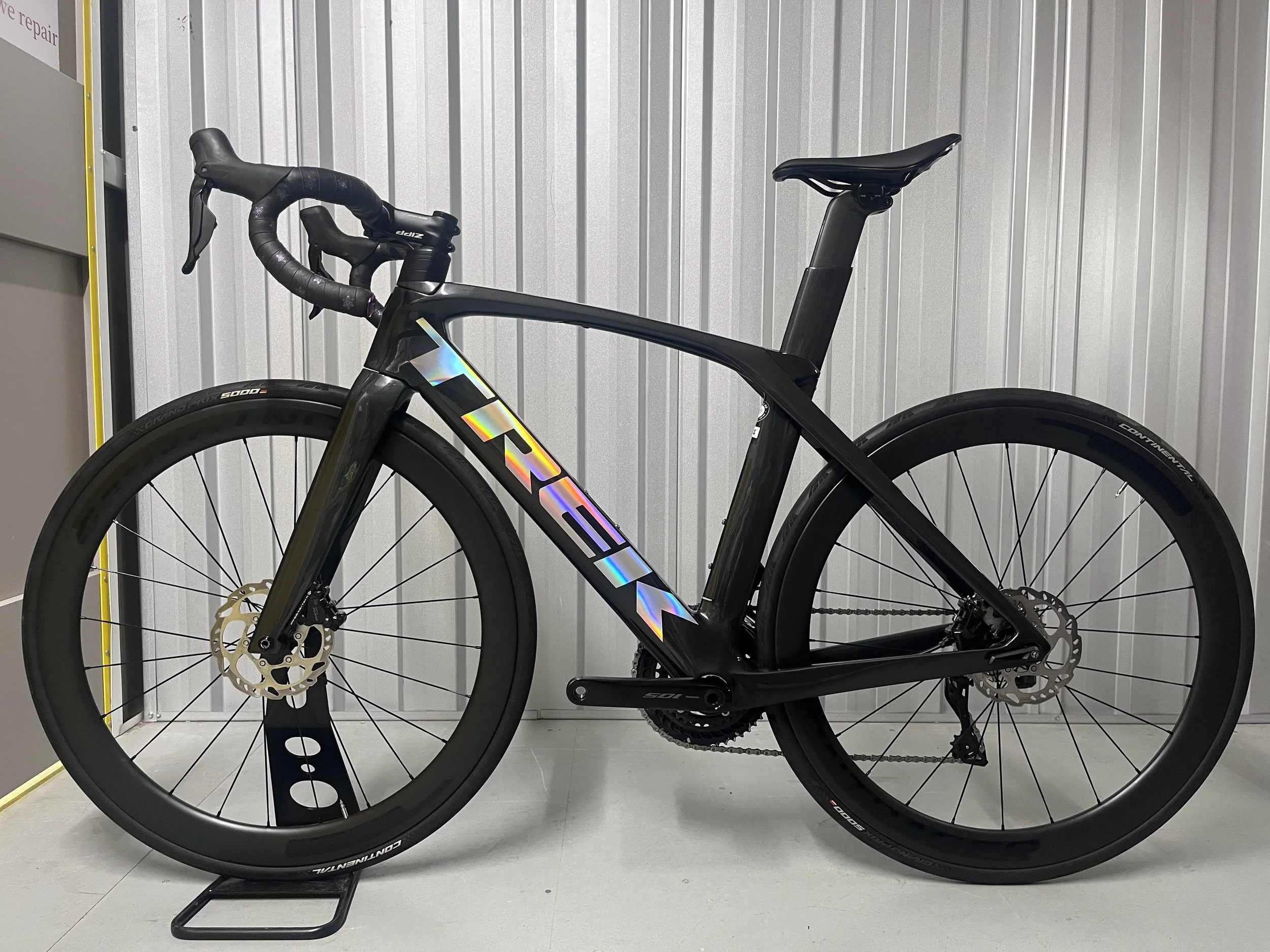 2023 Trek Madone SL 6 Di2 Gen 6 Full Carbon Road Bike