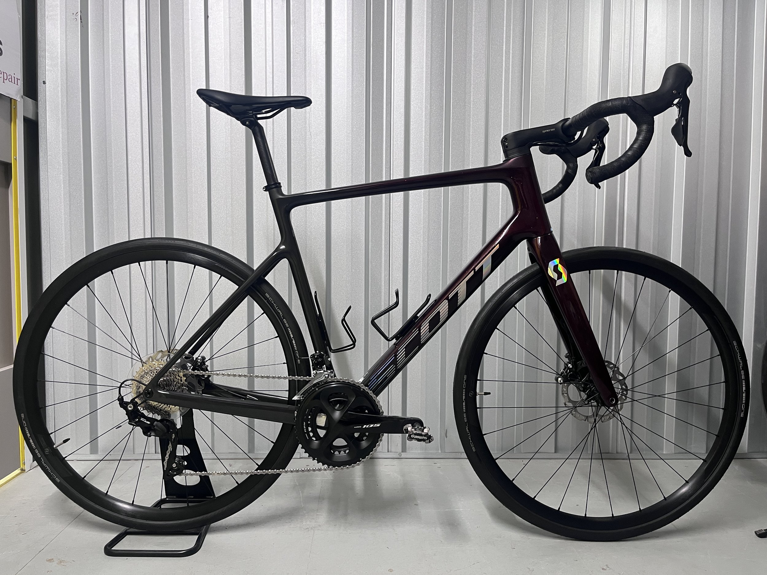2023 Scott Addict 30 Full Carbon Road Bike