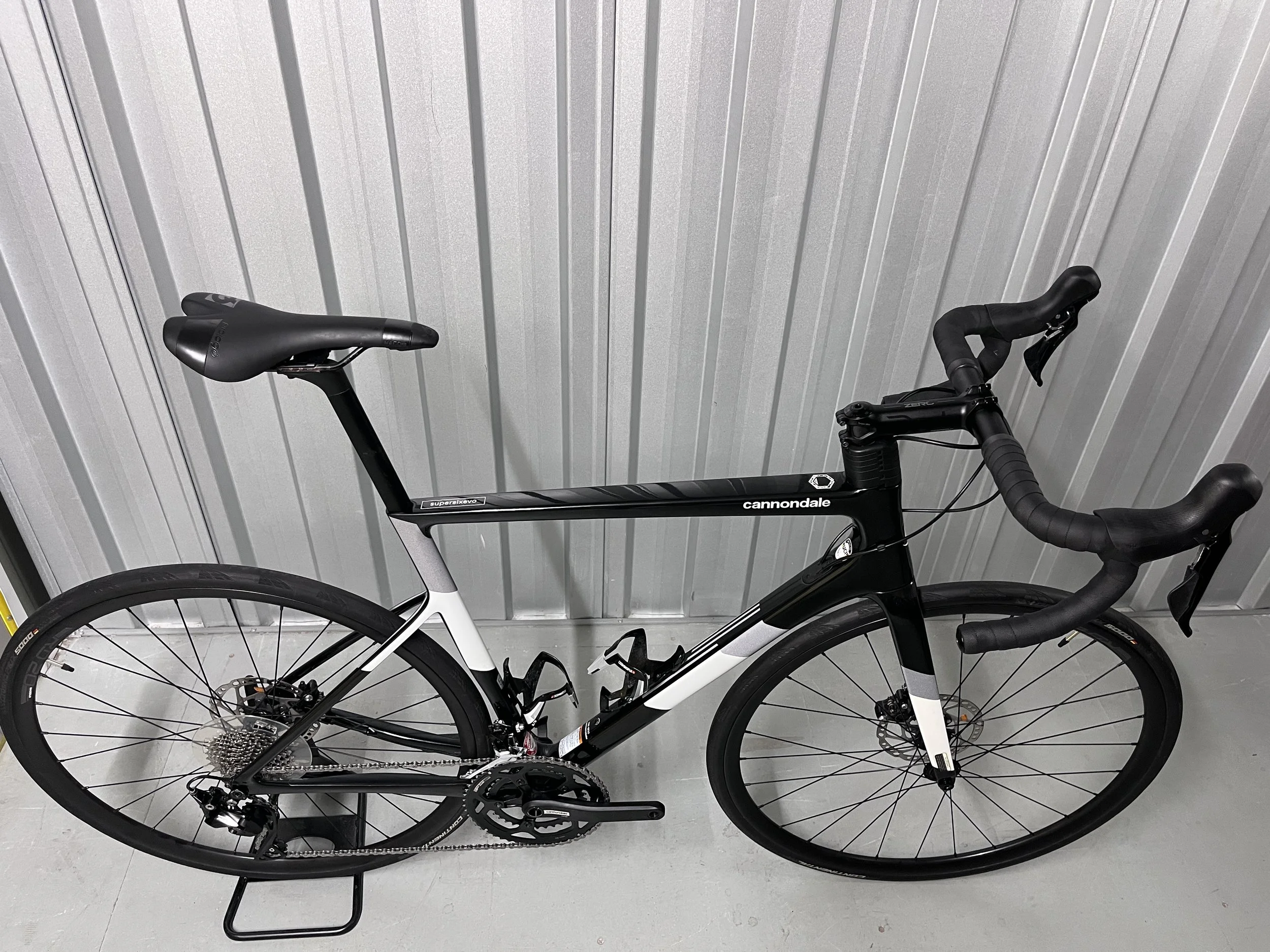 2022 Cannondale Supersix Evo Disc Full Carbon Road Bike