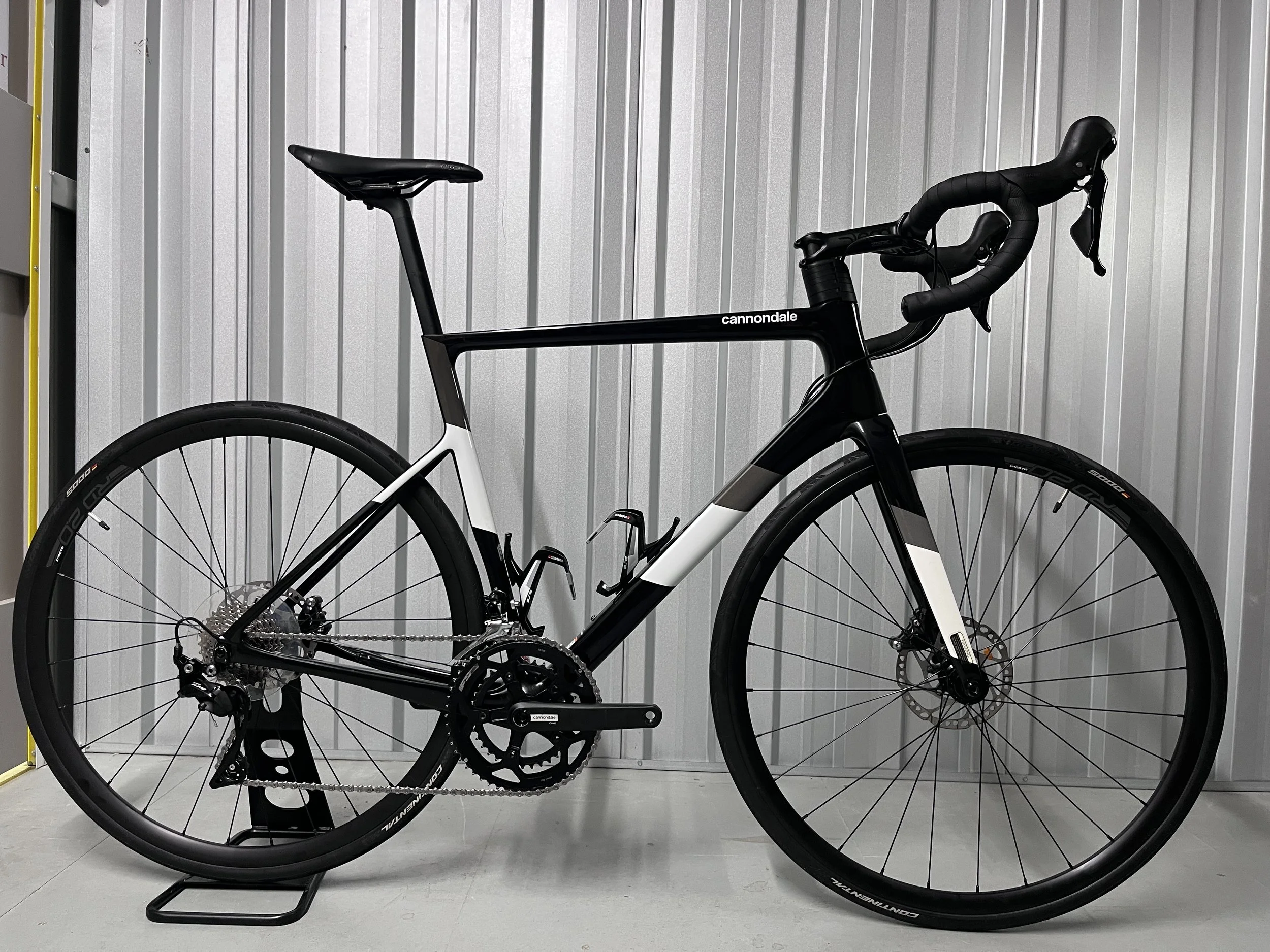 2022 Cannondale Supersix Evo Disc Full Carbon Road Bike