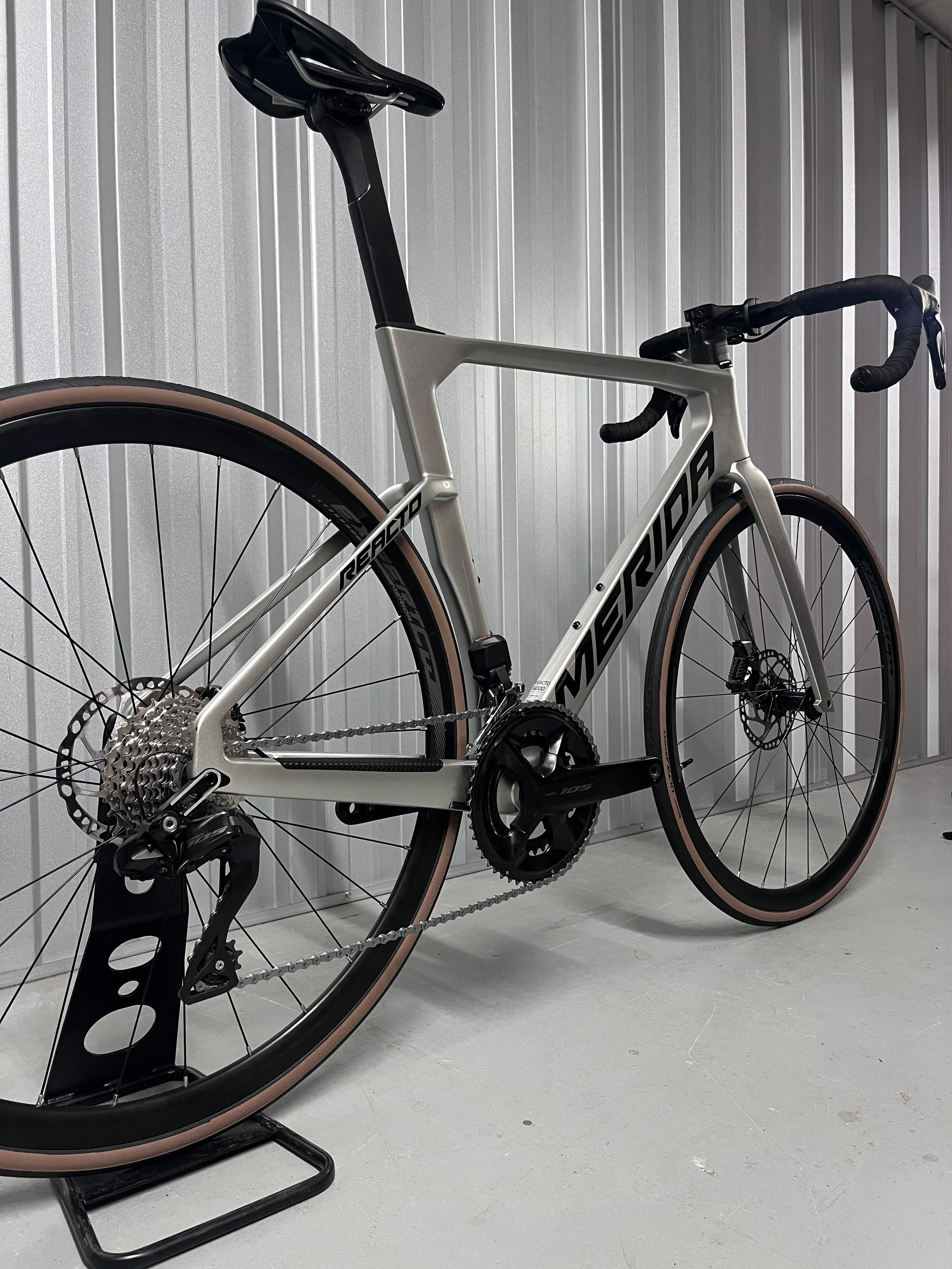 2023 Merida Reacto in Titanium 105 Di2