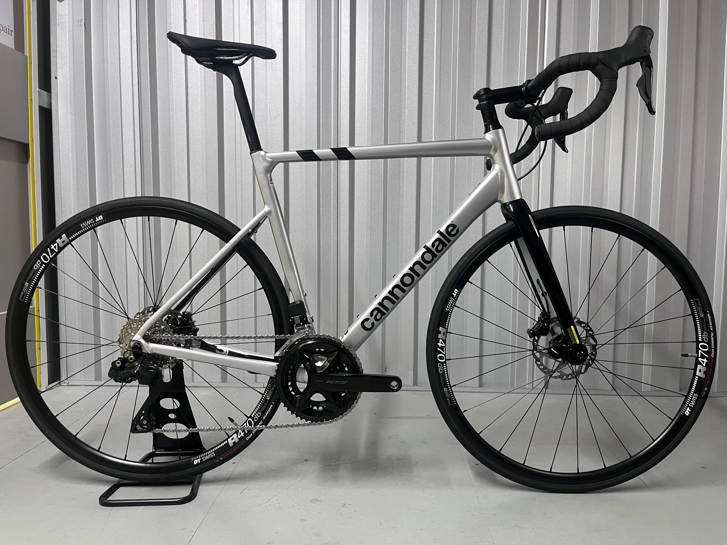 2023 Cannondale CAAD 13 Disc 105 Di2 Road Bike