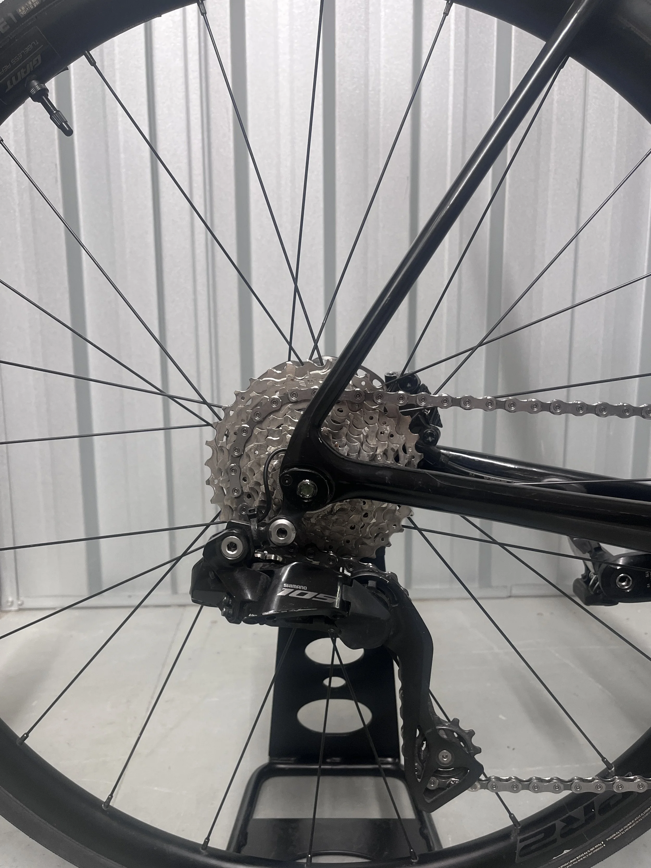 2024 Giant TCR Advanced 1 105 Di2 Full Carbon Road Bike