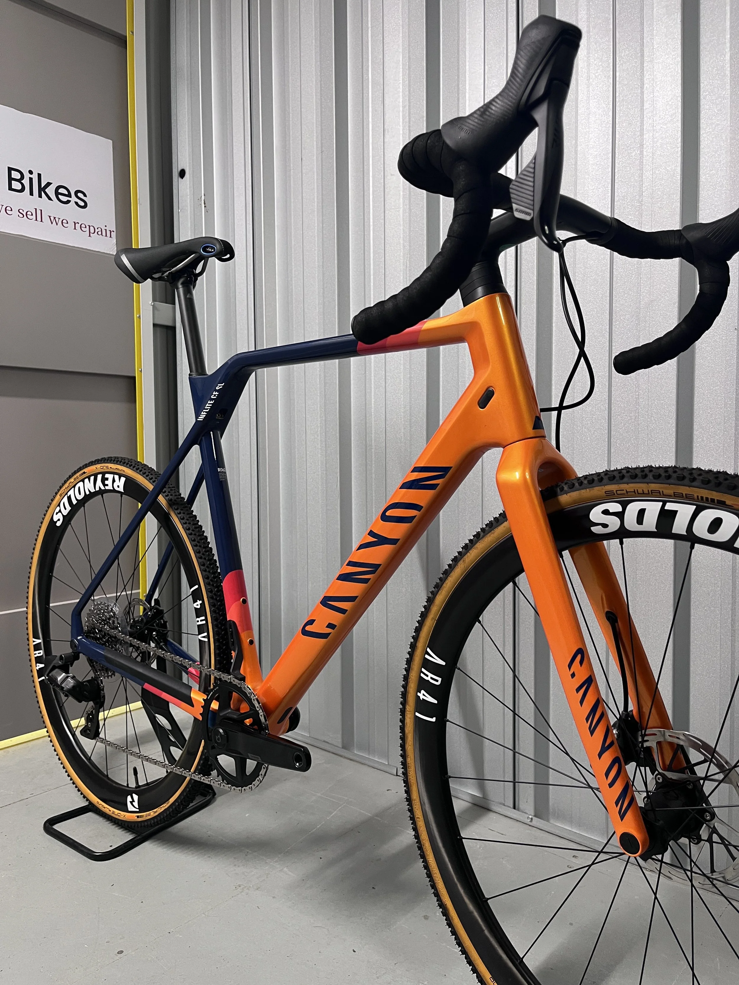 2022 Canyon Inflite CF SL8 SRAM RIVAL AXS Full Carbon Gravel Bike