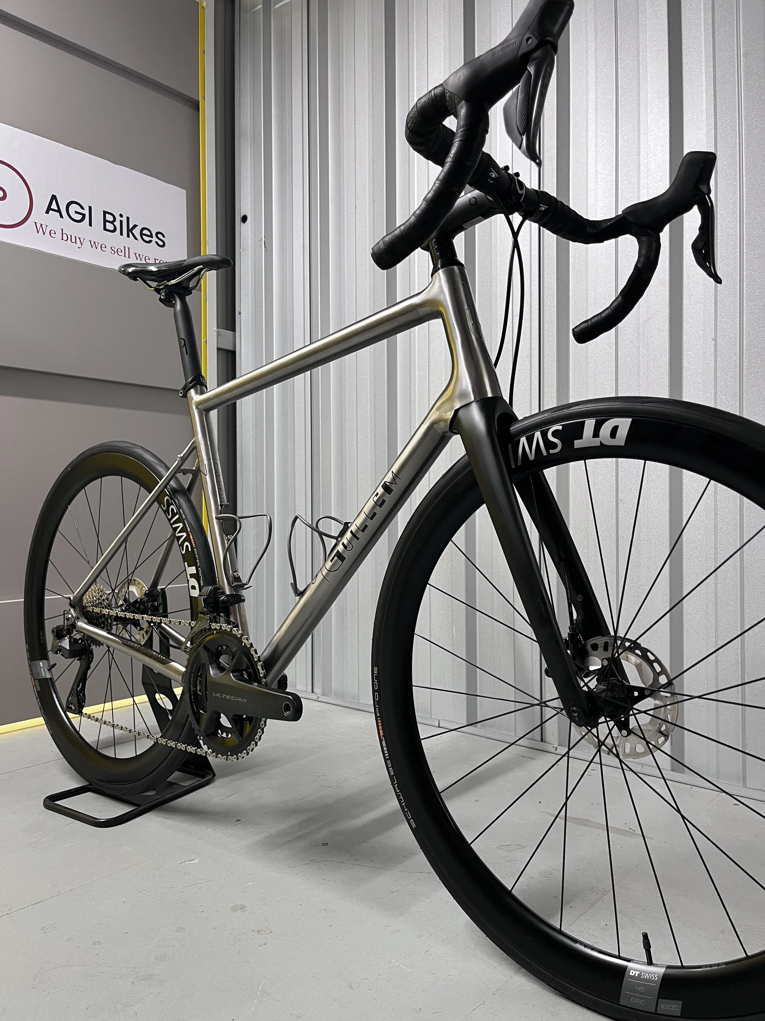2024 J. Guillem Orient Ultegra Di2 Disc - Rapha RCC Titanium Road Bike