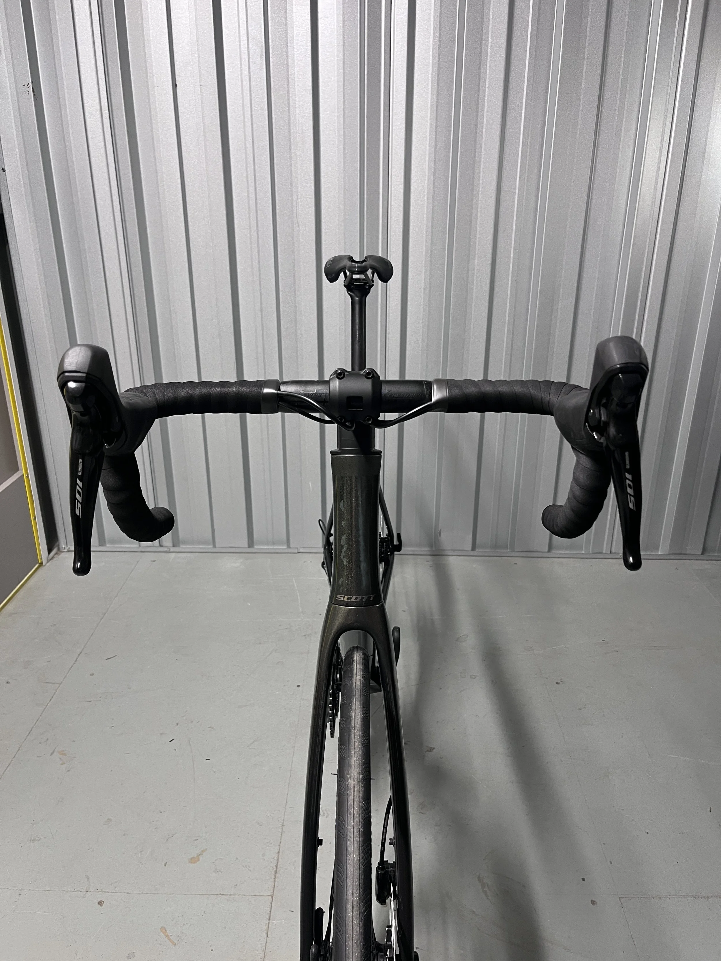 2022 Scott Addict 30 Full Carbon Road Bike