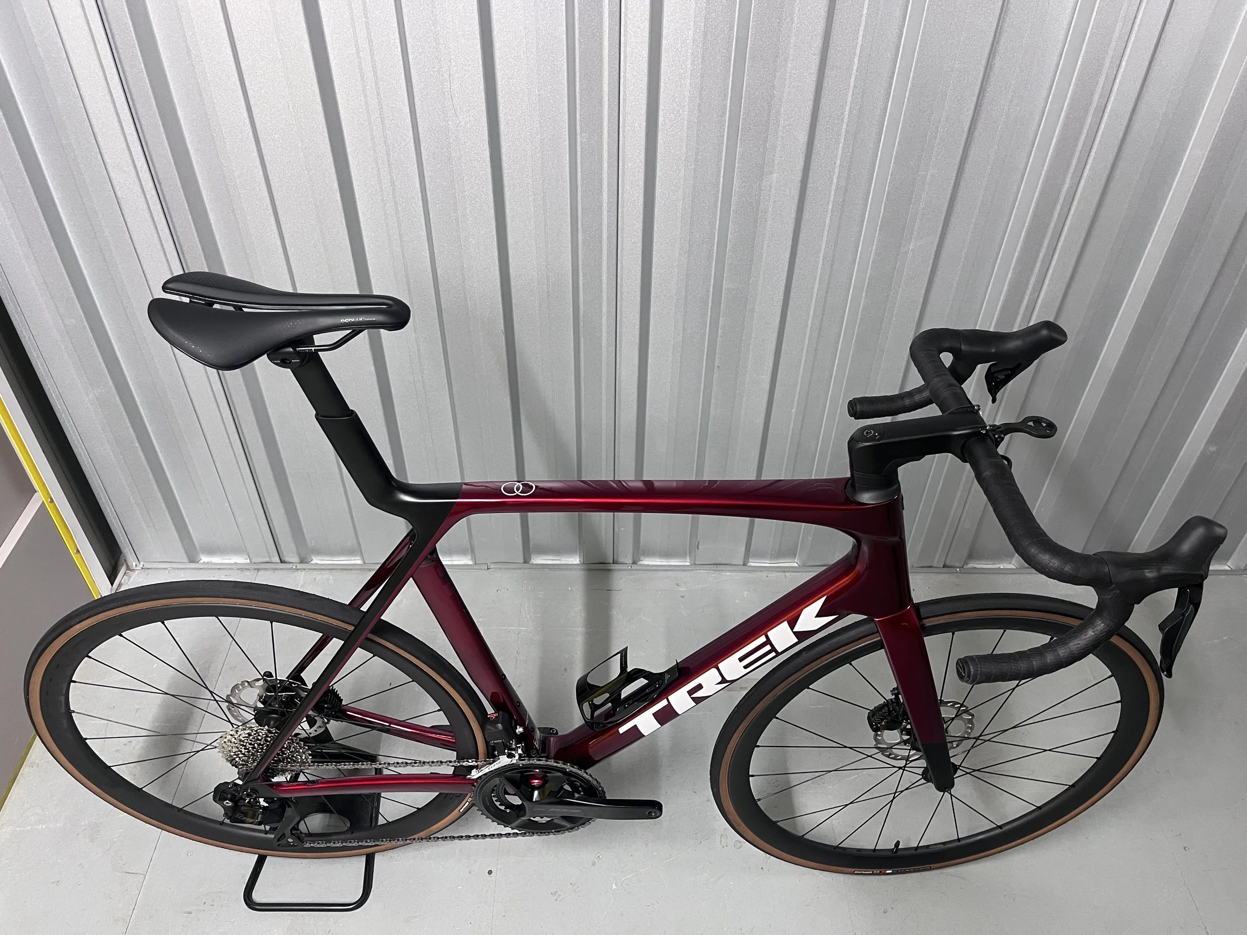 2025 Trek Madone SL6 105 Di2 Gen 8 Full Carbon Road Bike