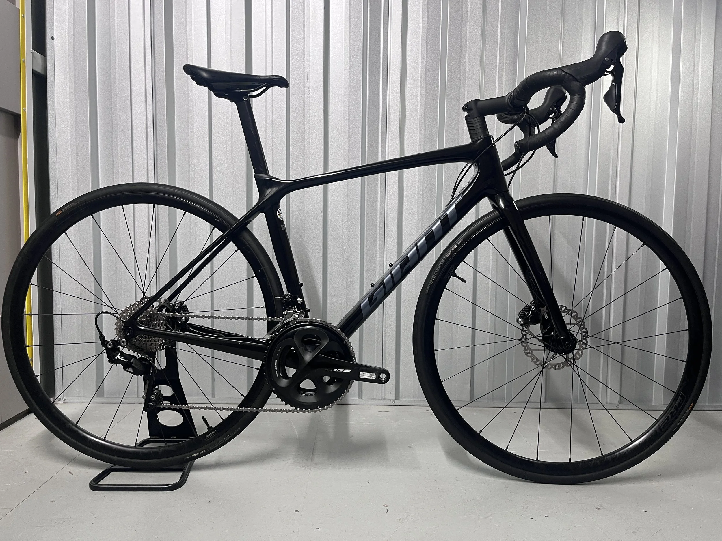 2022 Giant TCR Advanced 2 Full Carbon Road Bike