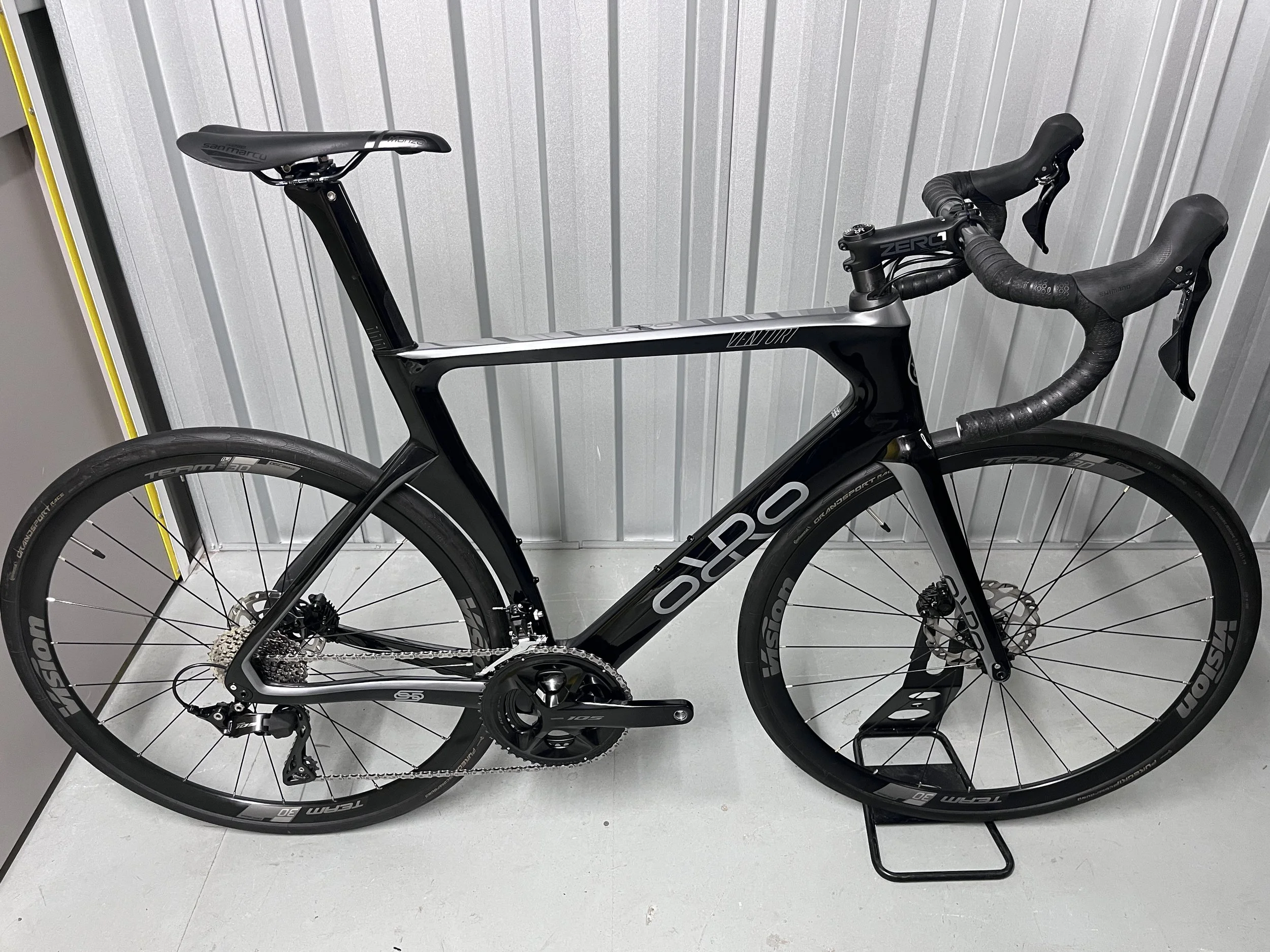 2025 Orro Venturi Evo 105 Team 30 Full Carbon Road Bike