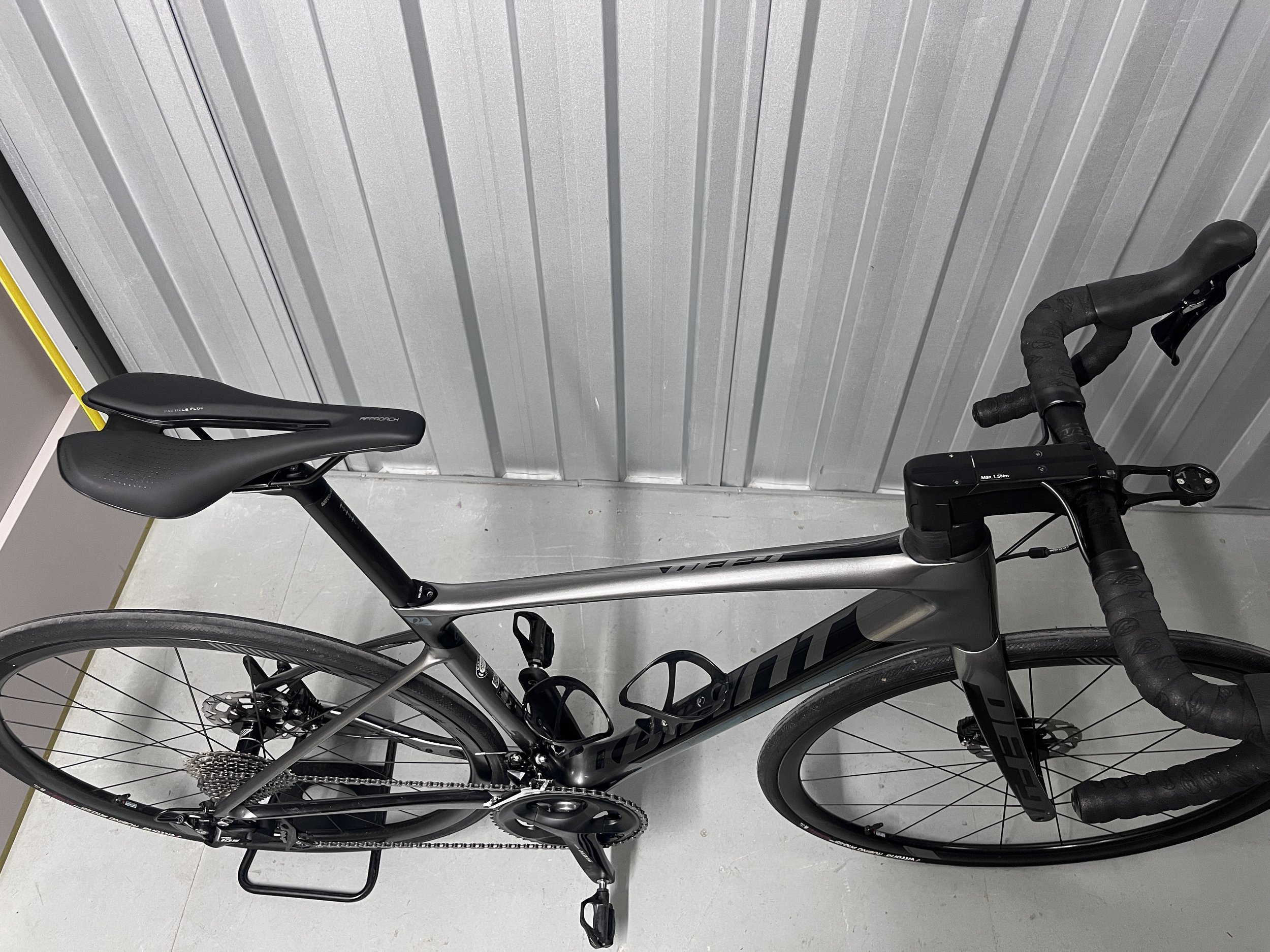 Giant Defy Advanced Pro 2 Full Carbon Road Bike