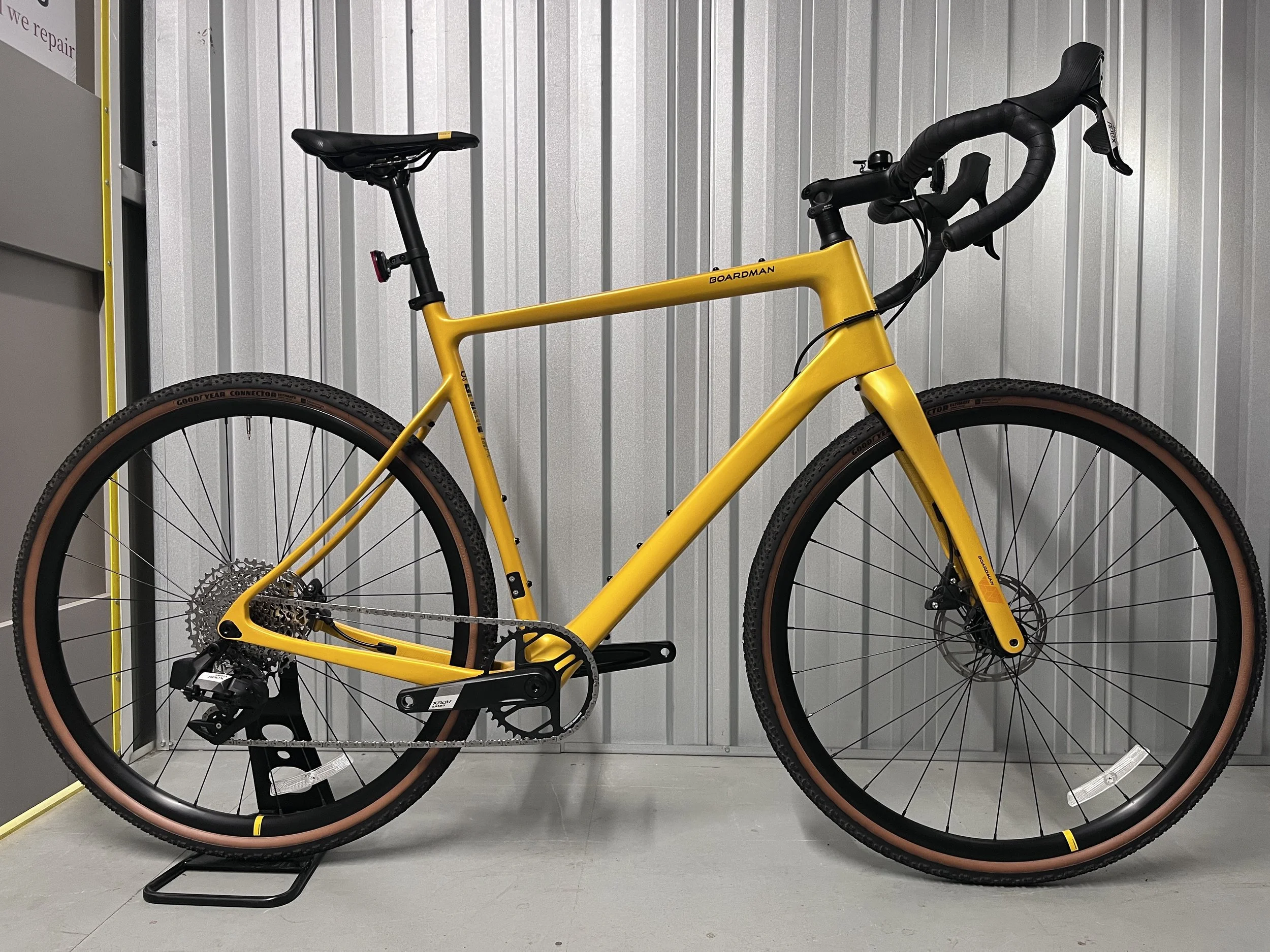 2025 Boardman ADV 9.2 SRAM AXS Full Carbon Gravel Bike