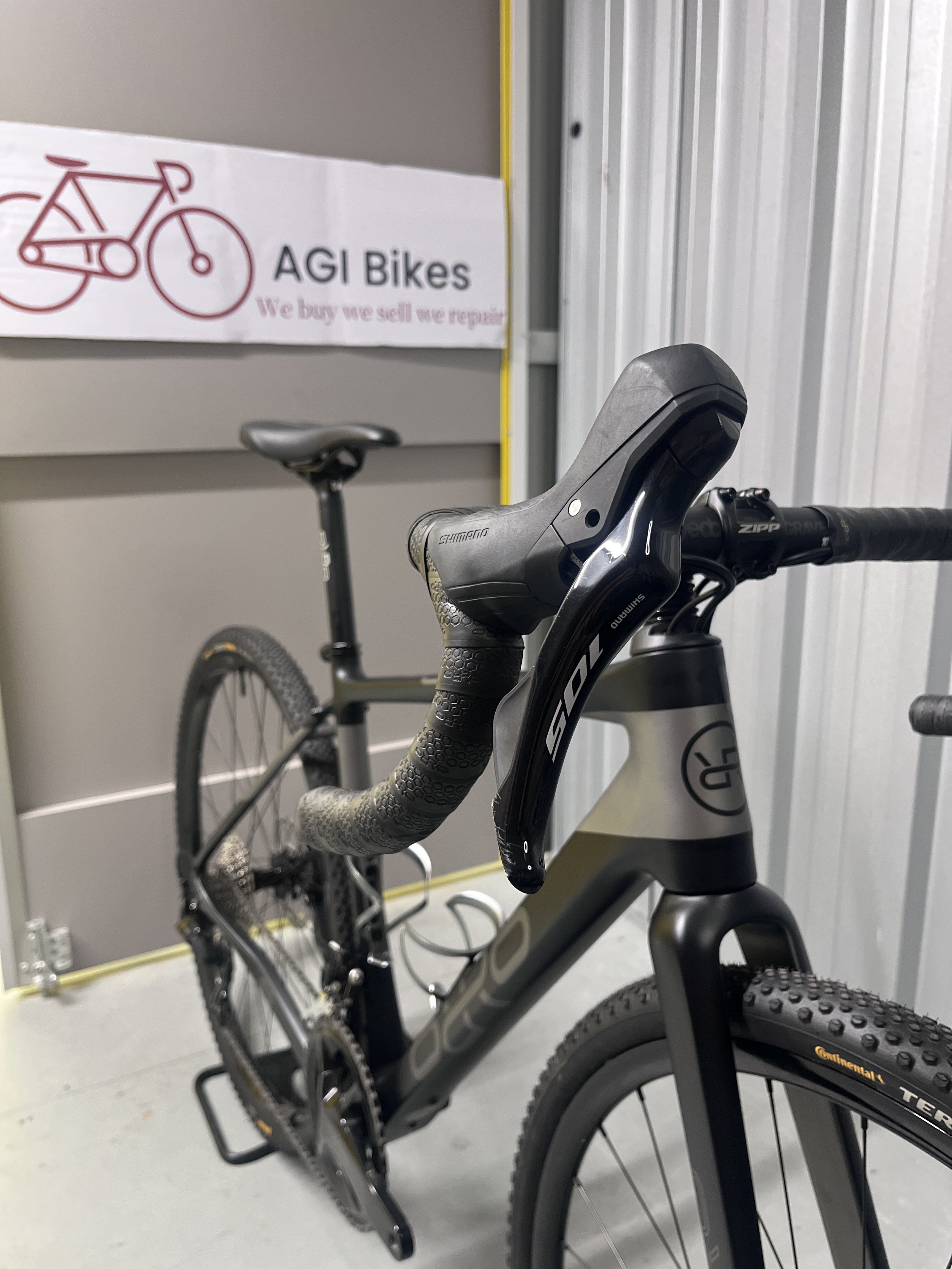 2024 Orro Terra C 105 Hydro Full Carbon Gravel Bike