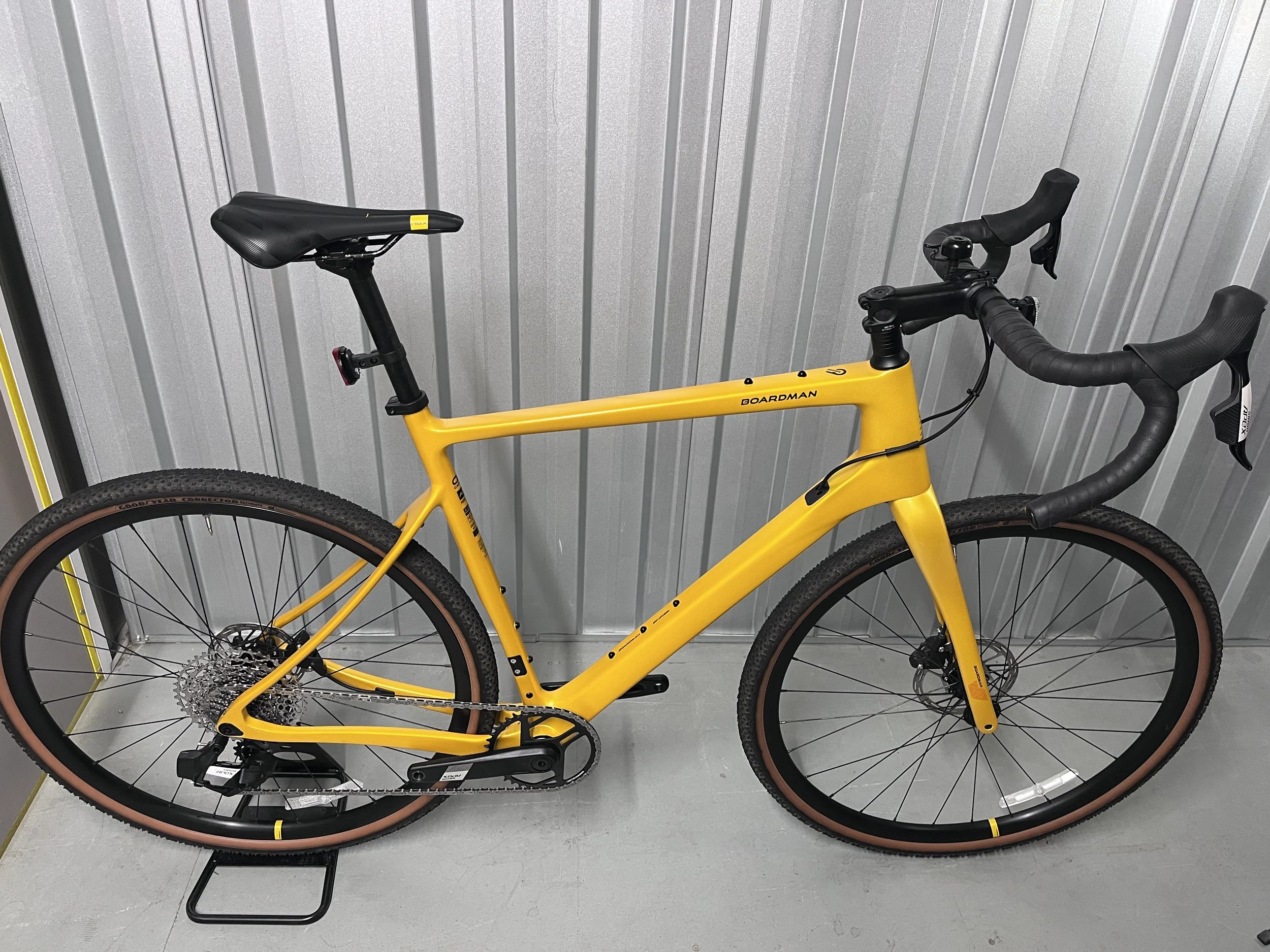 2025 Boardman ADV 9.2 SRAM AXS Full Carbon Gravel Bike