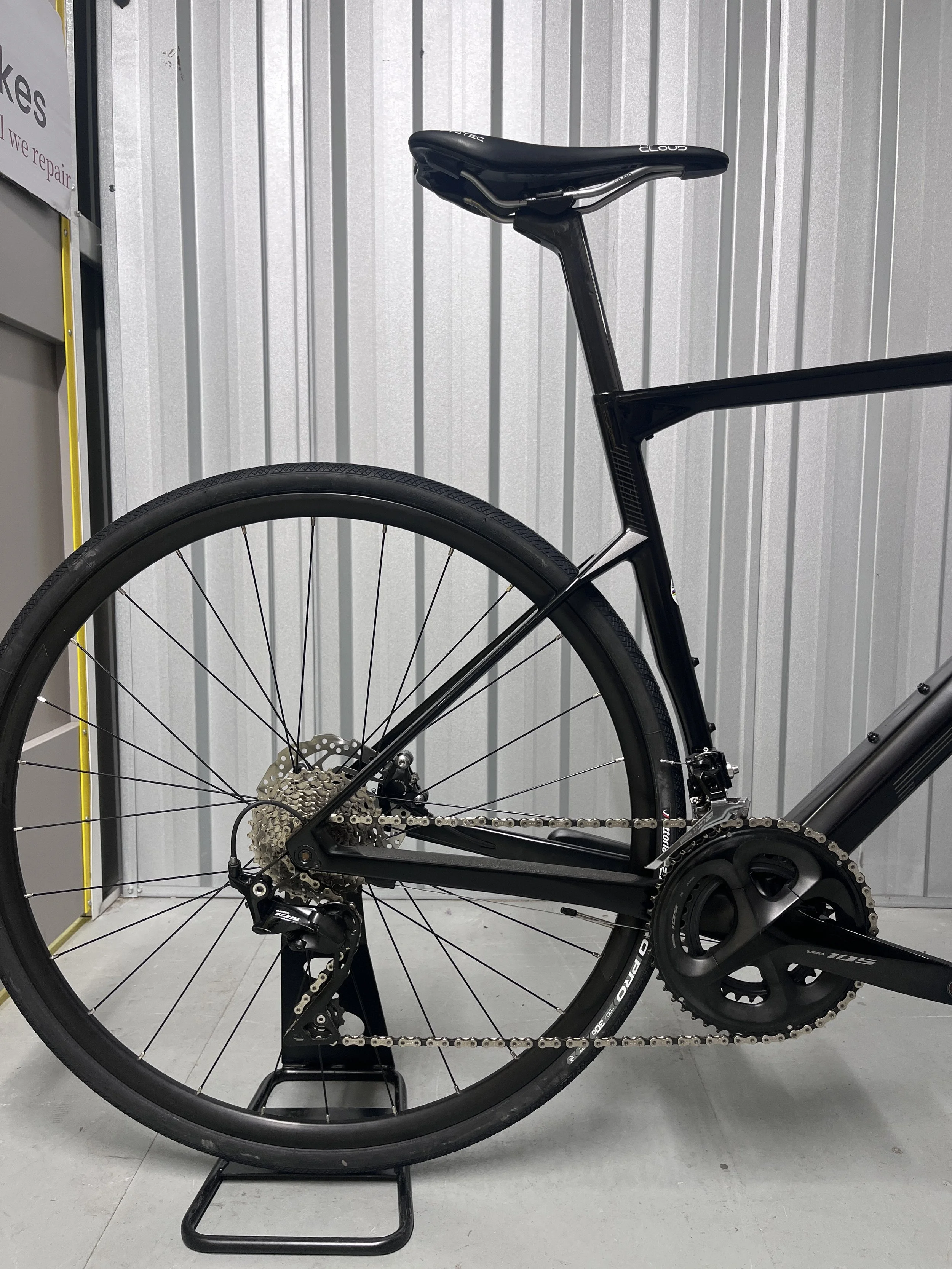 BMC Roadmachine Four Full Carbon Road Bike