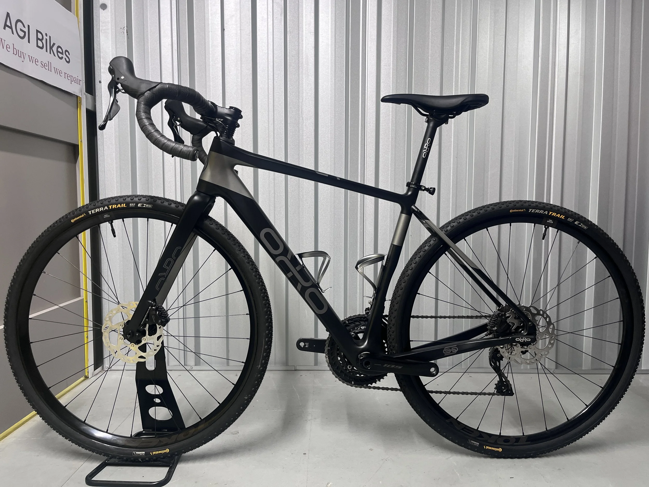 2024 Orro Terra C 105 Hydro Full Carbon Gravel Bike