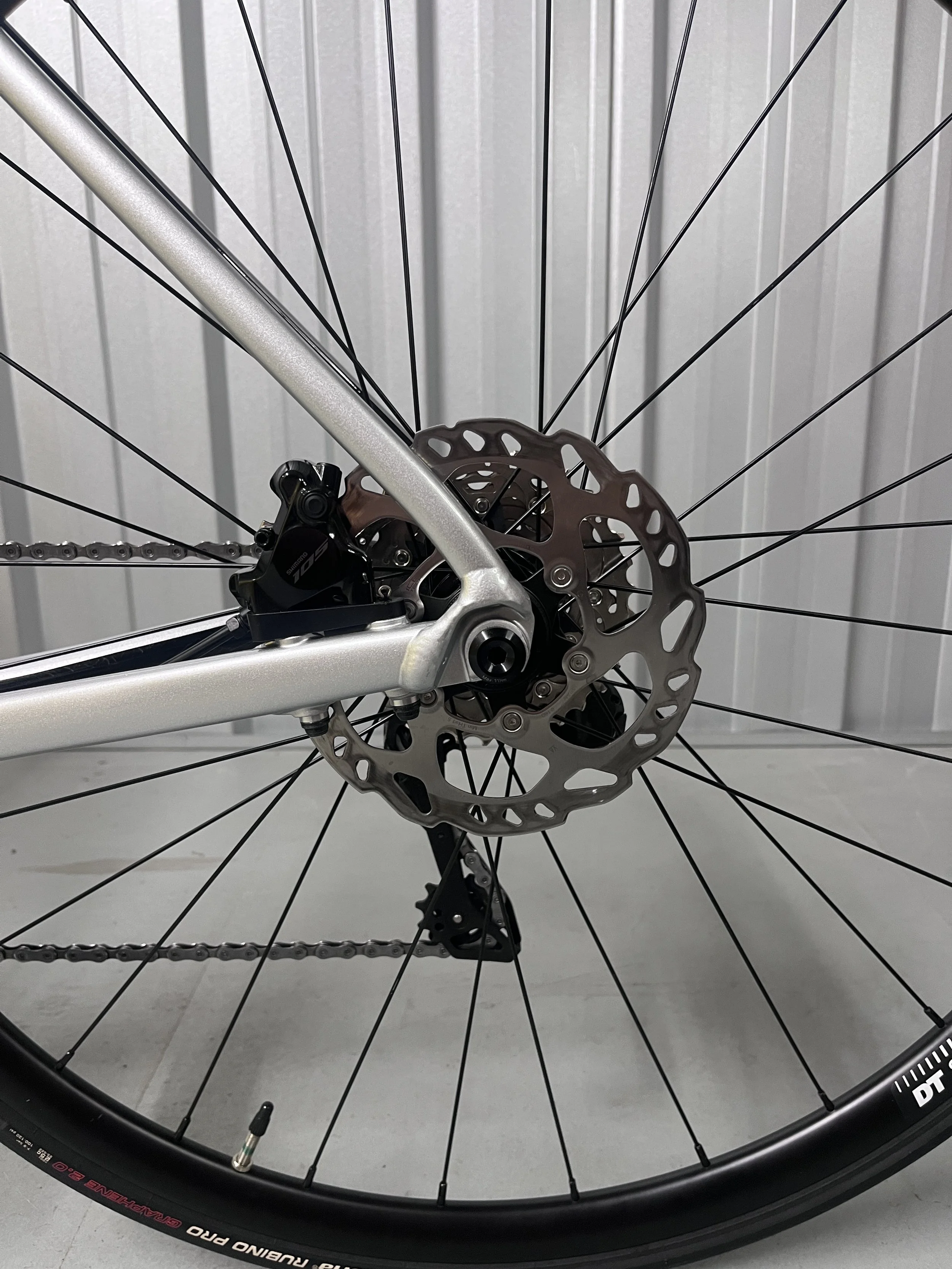 2023 Cannondale CAAD 13 Disc 105 Di2 Road Bike