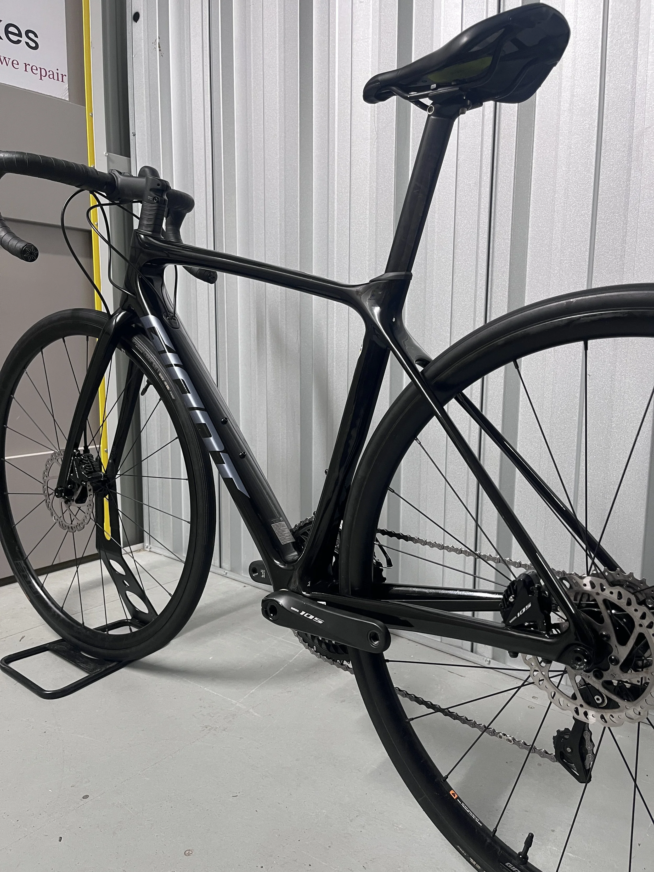 2022 Giant TCR Advanced 2 Full Carbon Road Bike