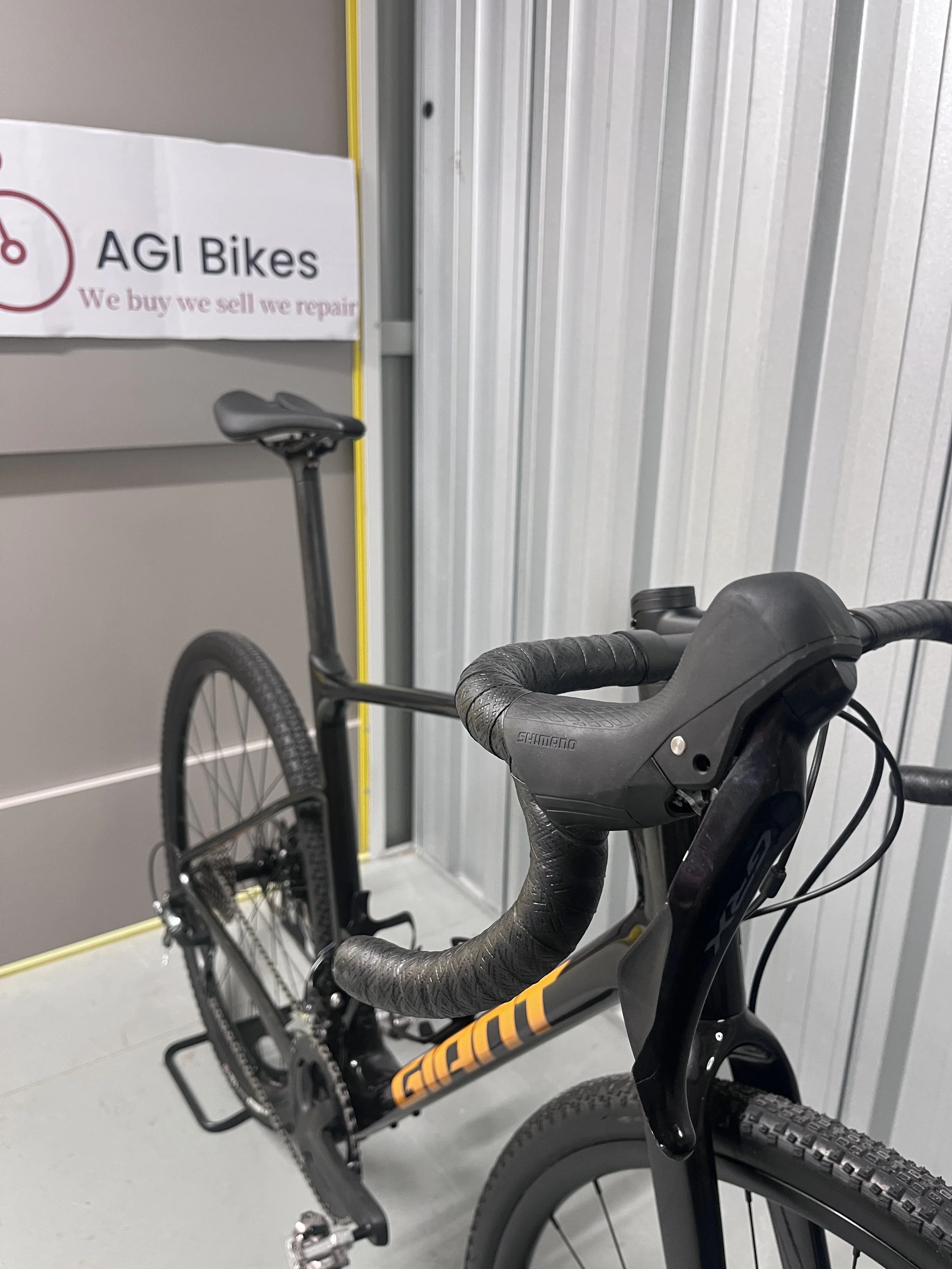 2024 Giant Revolt Advanced 3 Full Carbon Road Bike