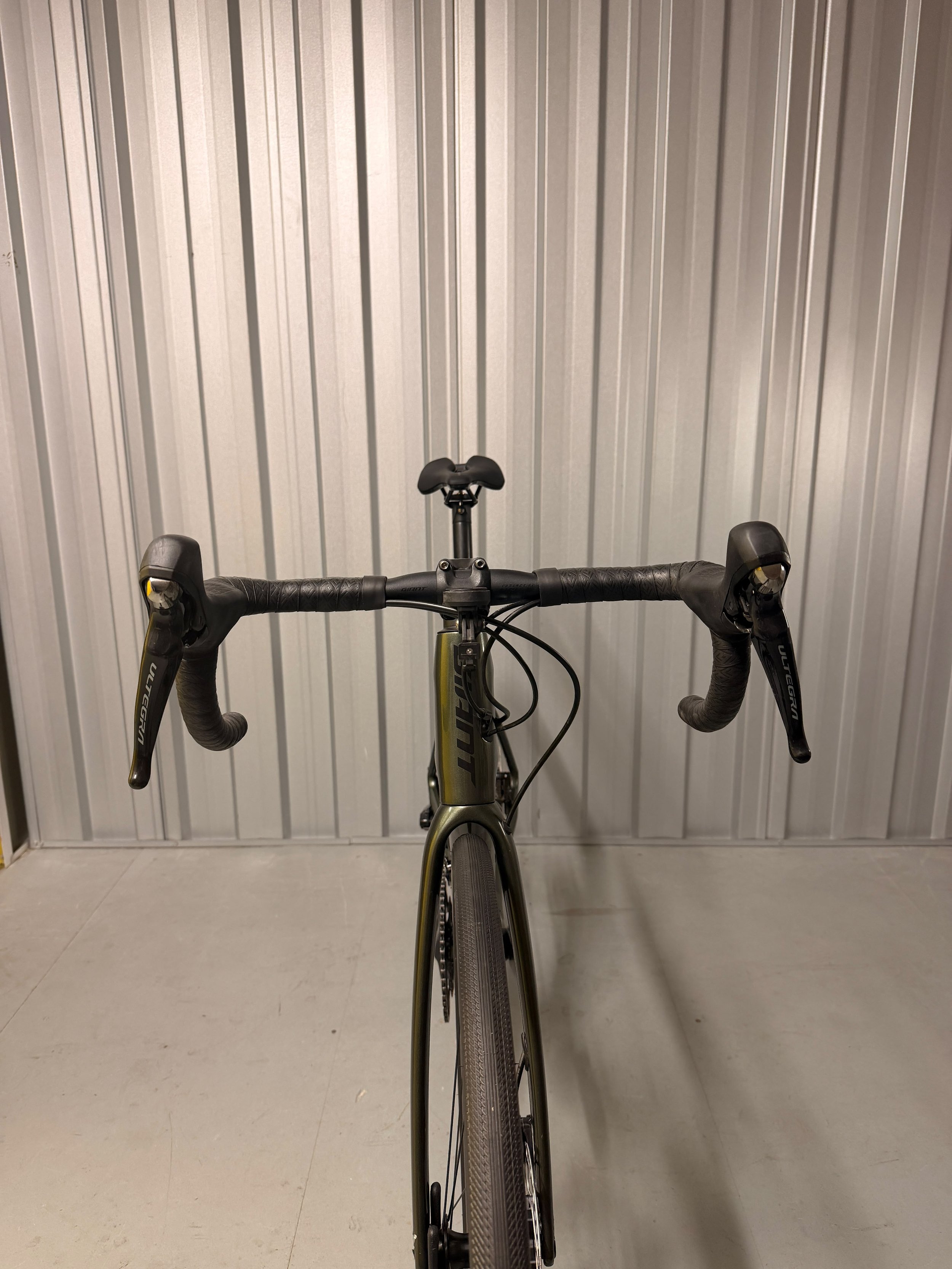 2021 Giant Defy Advanced 1 Full Carbon Road Bike