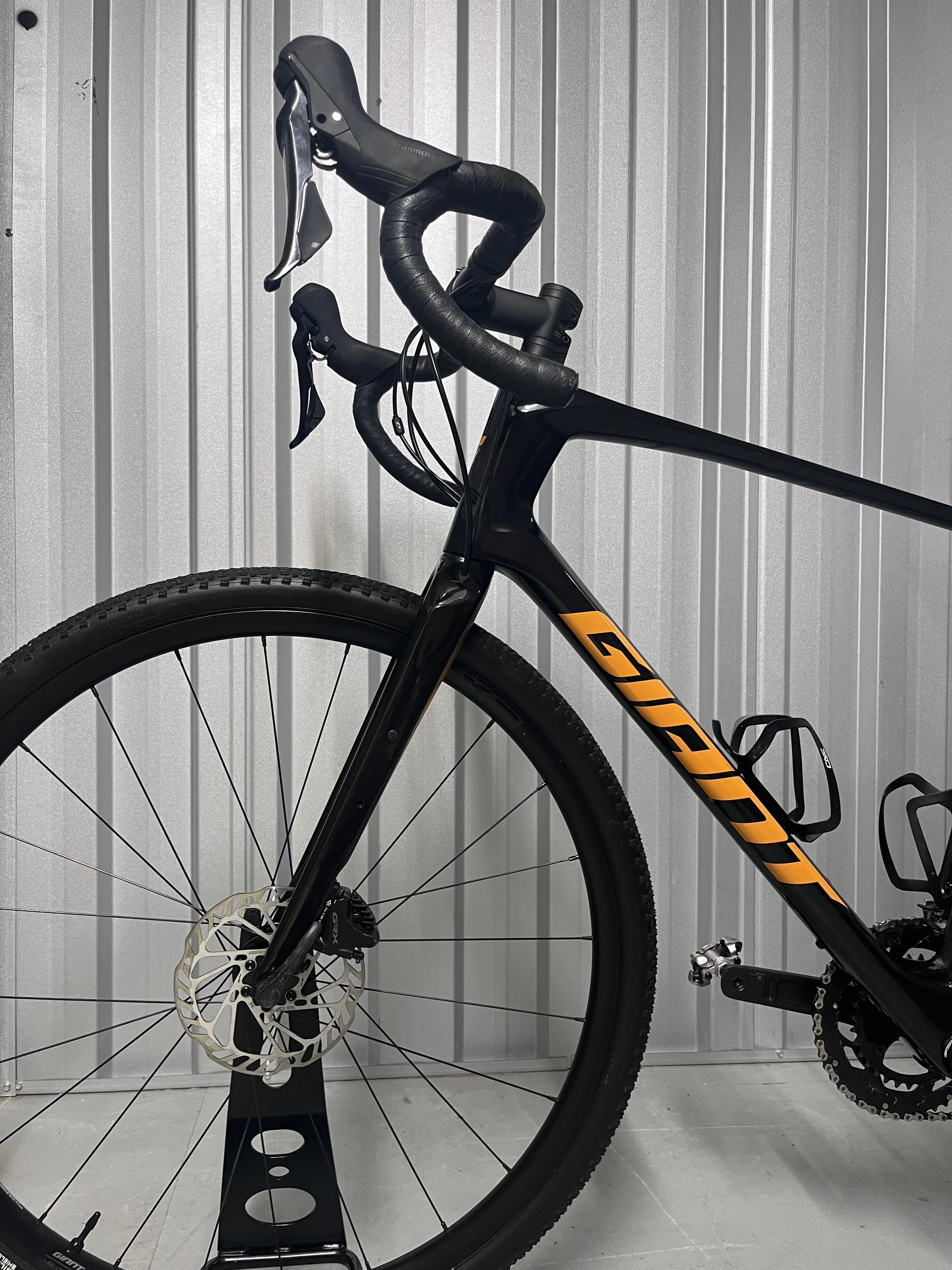 2024 Giant Revolt Advanced 3 Full Carbon Road Bike