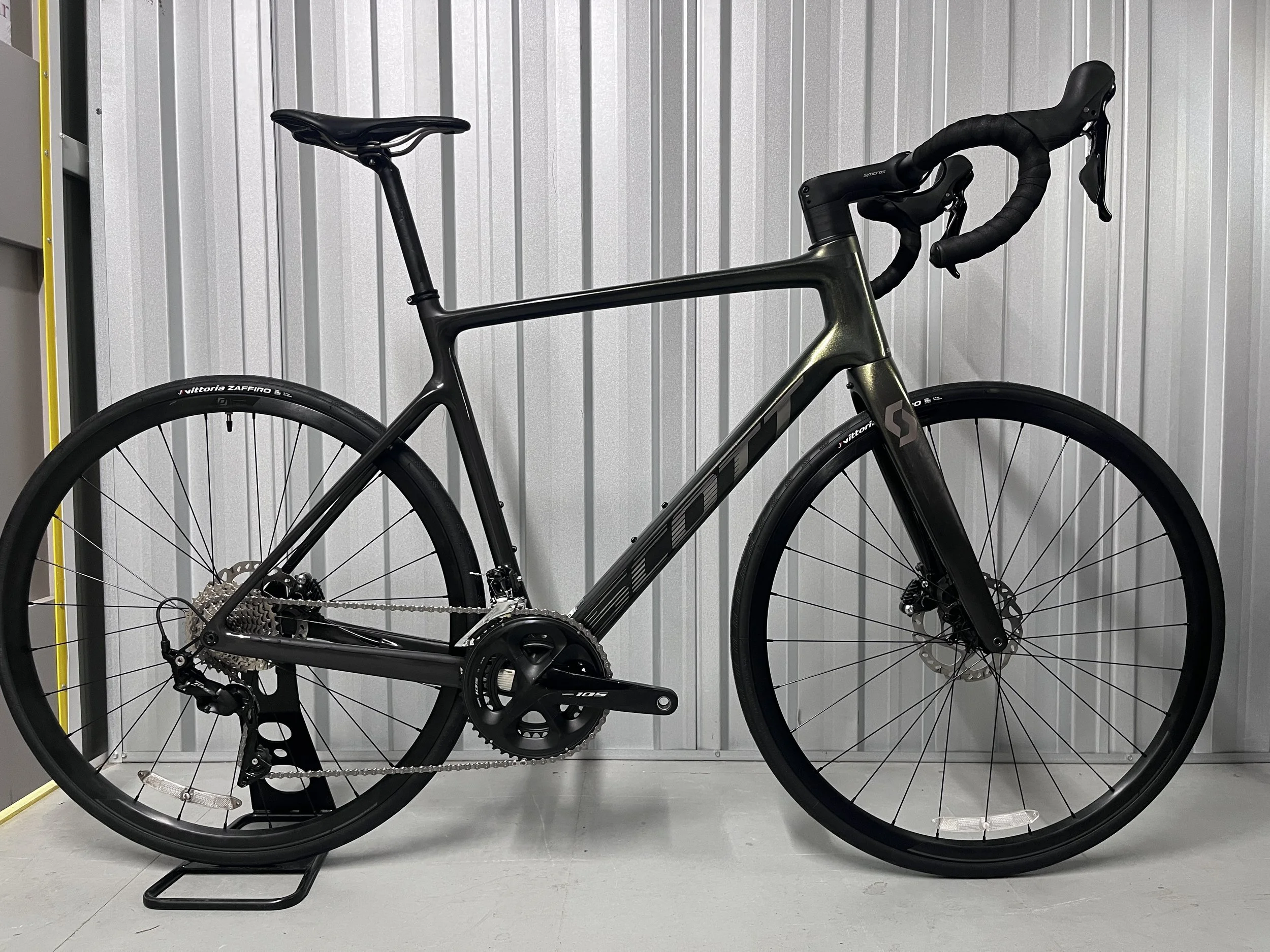 2022 Scott Addict 30 Full Carbon Road Bike