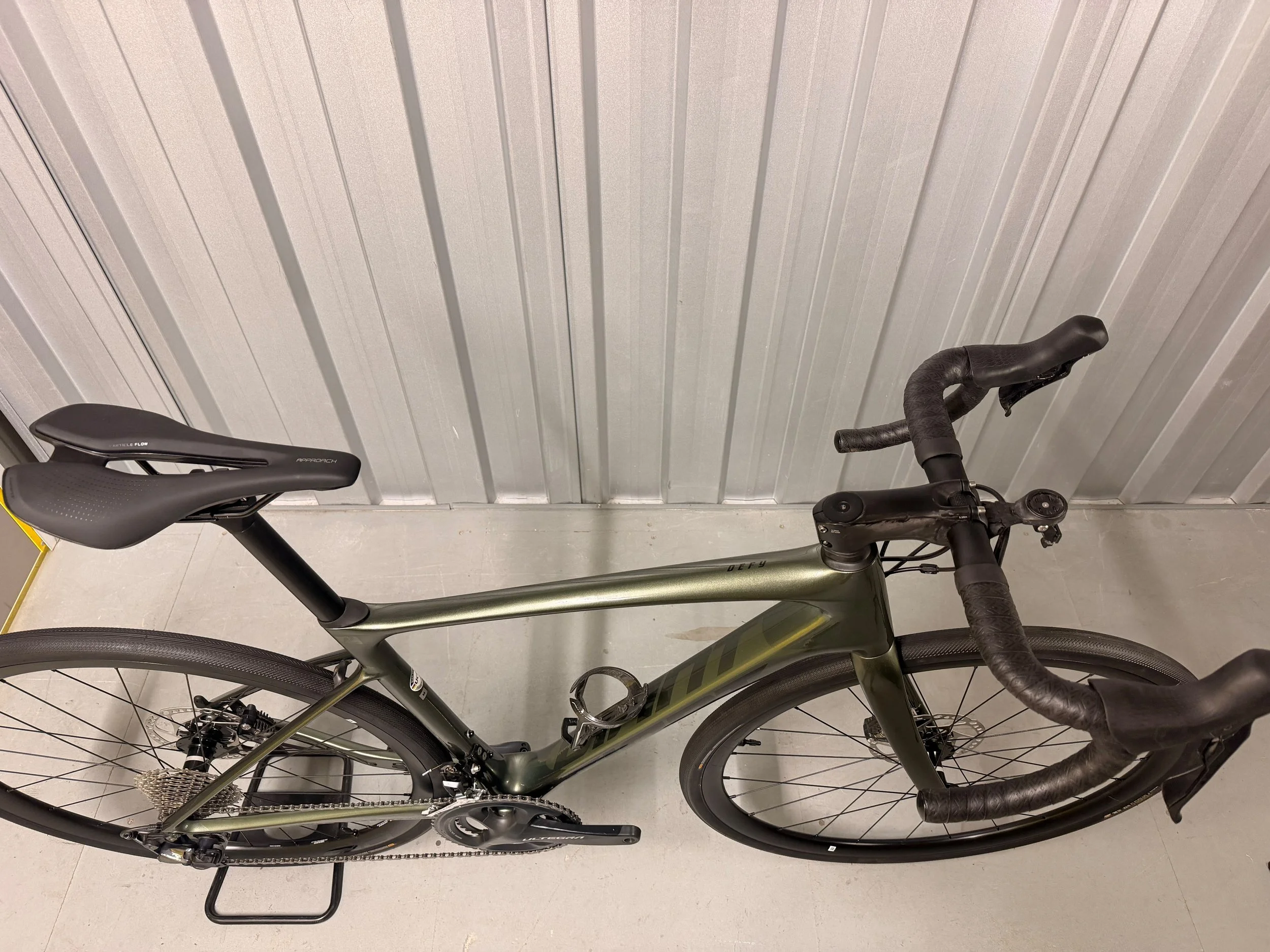 2021 Giant Defy Advanced 1 Full Carbon Road Bike
