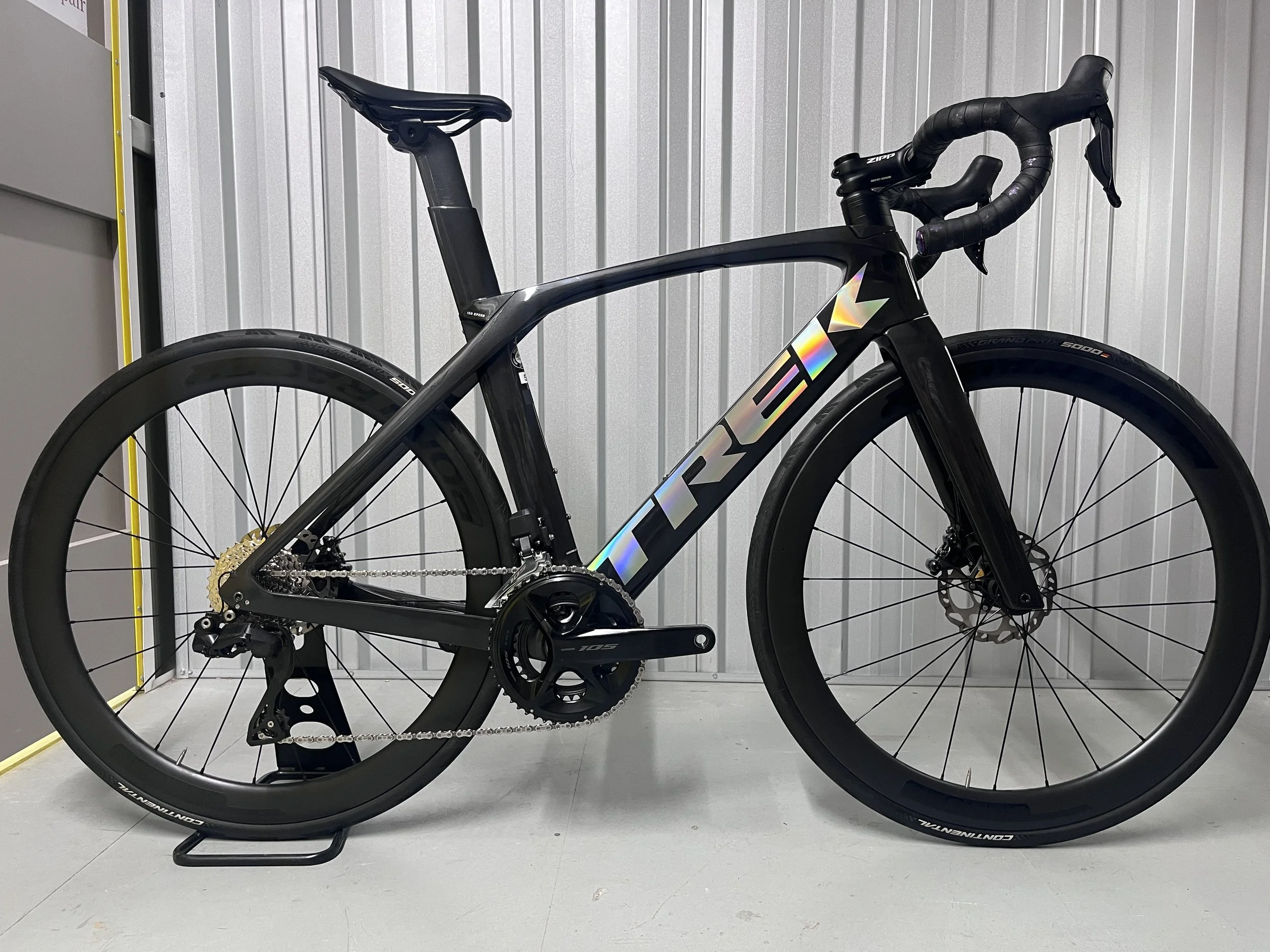 2023 Trek Madone SL 6 Di2 Gen 6 Full Carbon Road Bike
